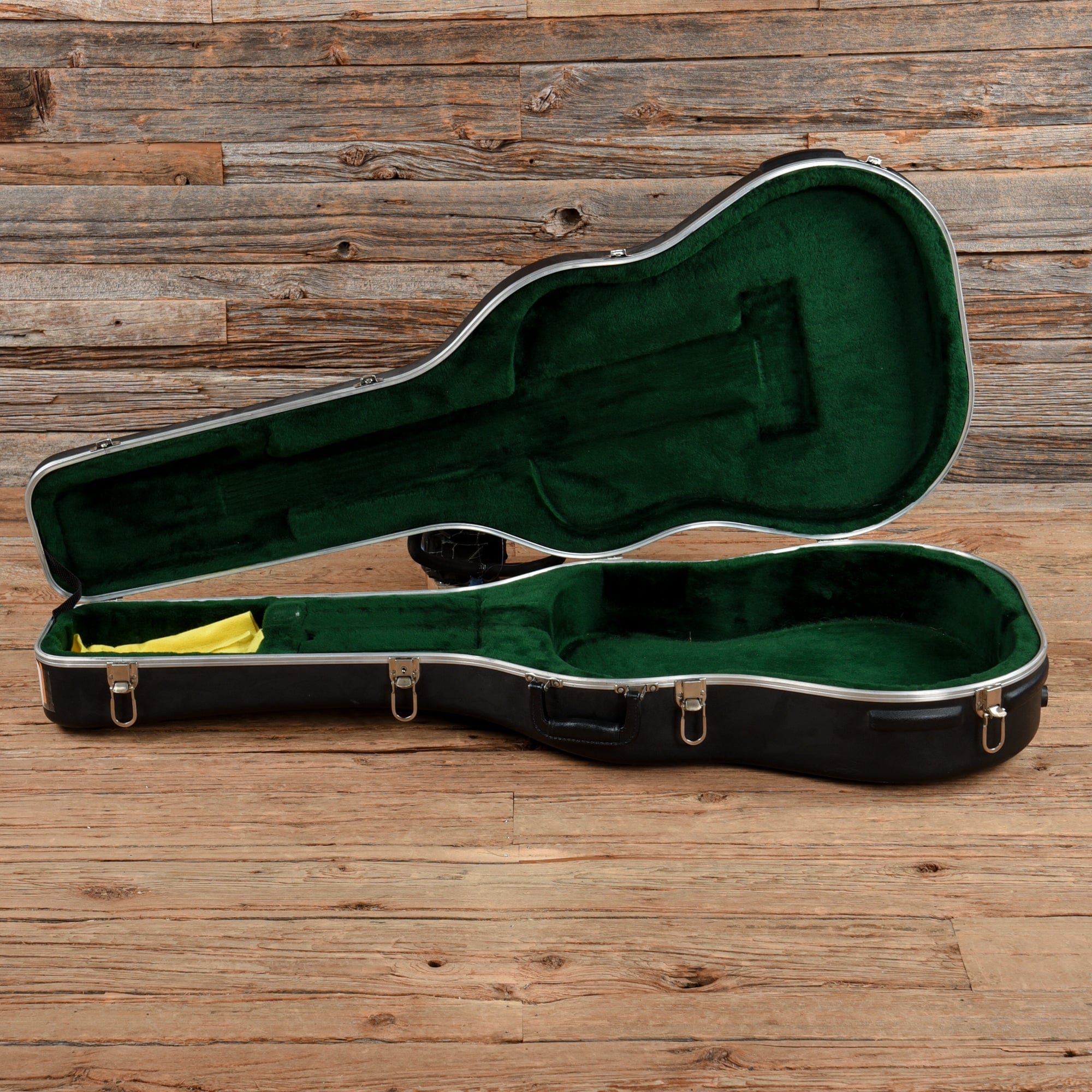 Martin Standard Series HD-28 Natural 1999 Acoustic Guitars / Dreadnought