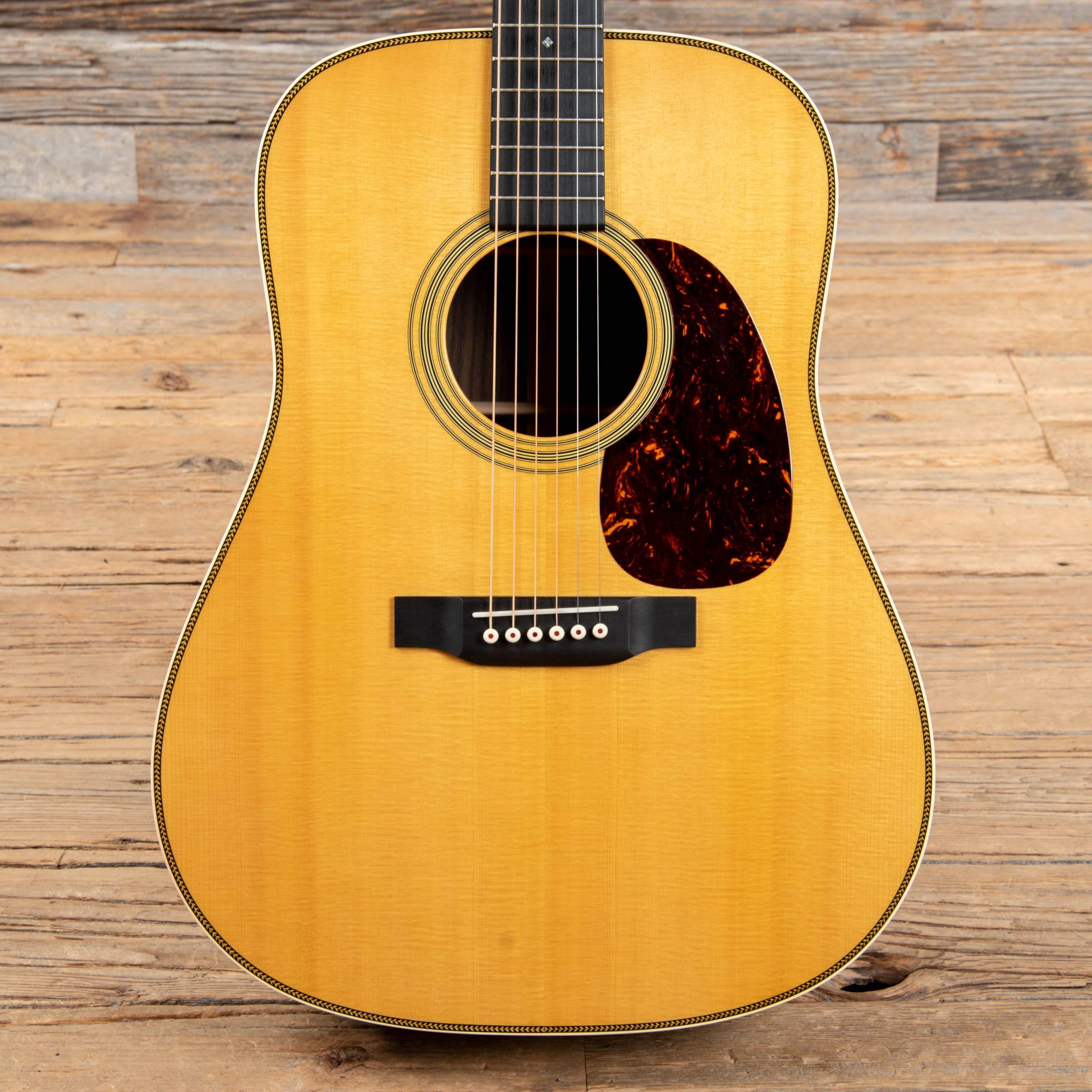 Martin Standard Series HD-28 Natural 2017 Acoustic Guitars / Dreadnought