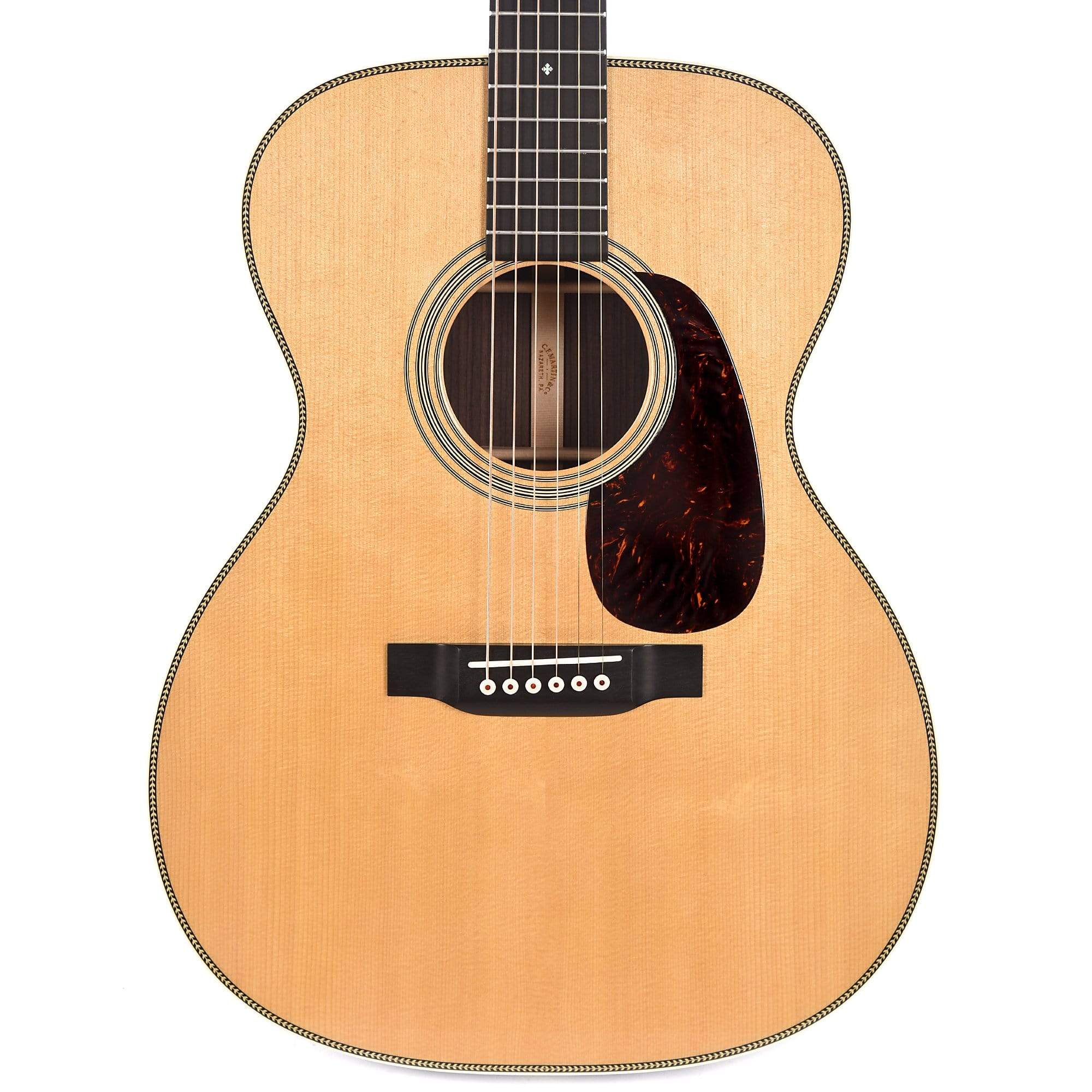 Martin 000-28 Natural Acoustic Guitars / OM and Auditorium