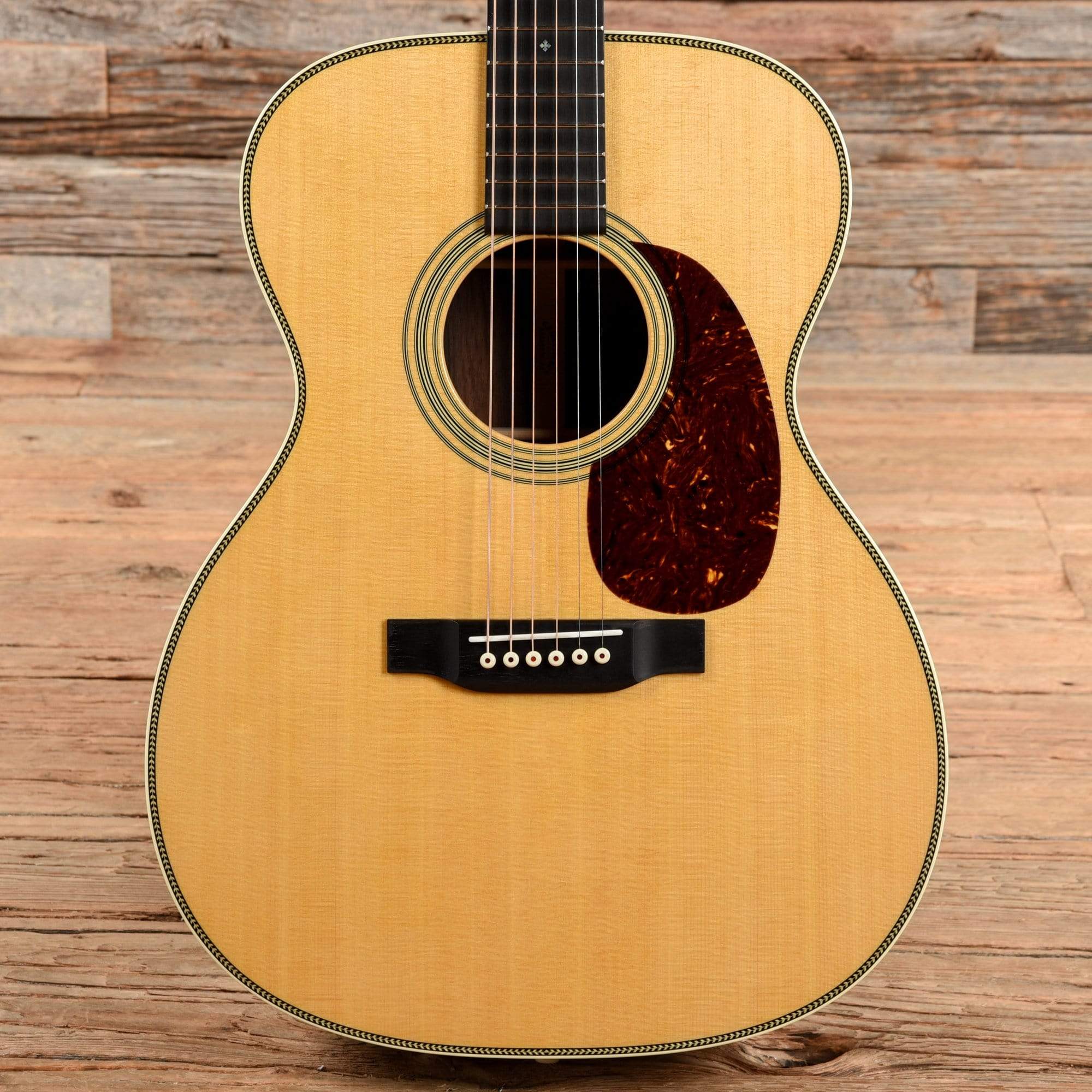 Martin 000-28 Natural Acoustic Guitars / OM and Auditorium