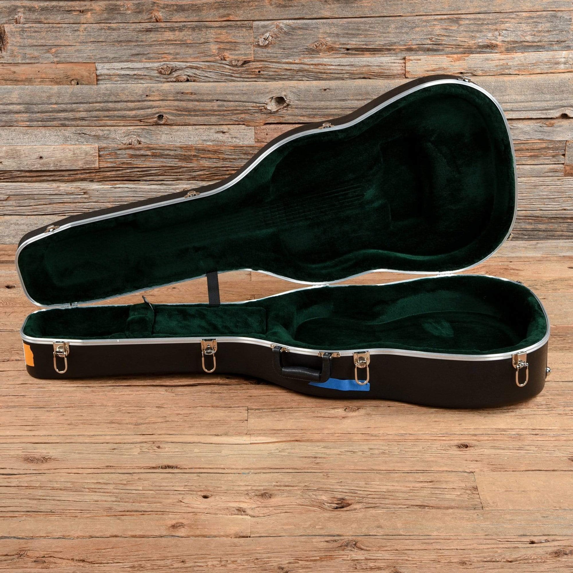 Martin 000-28 Natural Acoustic Guitars / OM and Auditorium