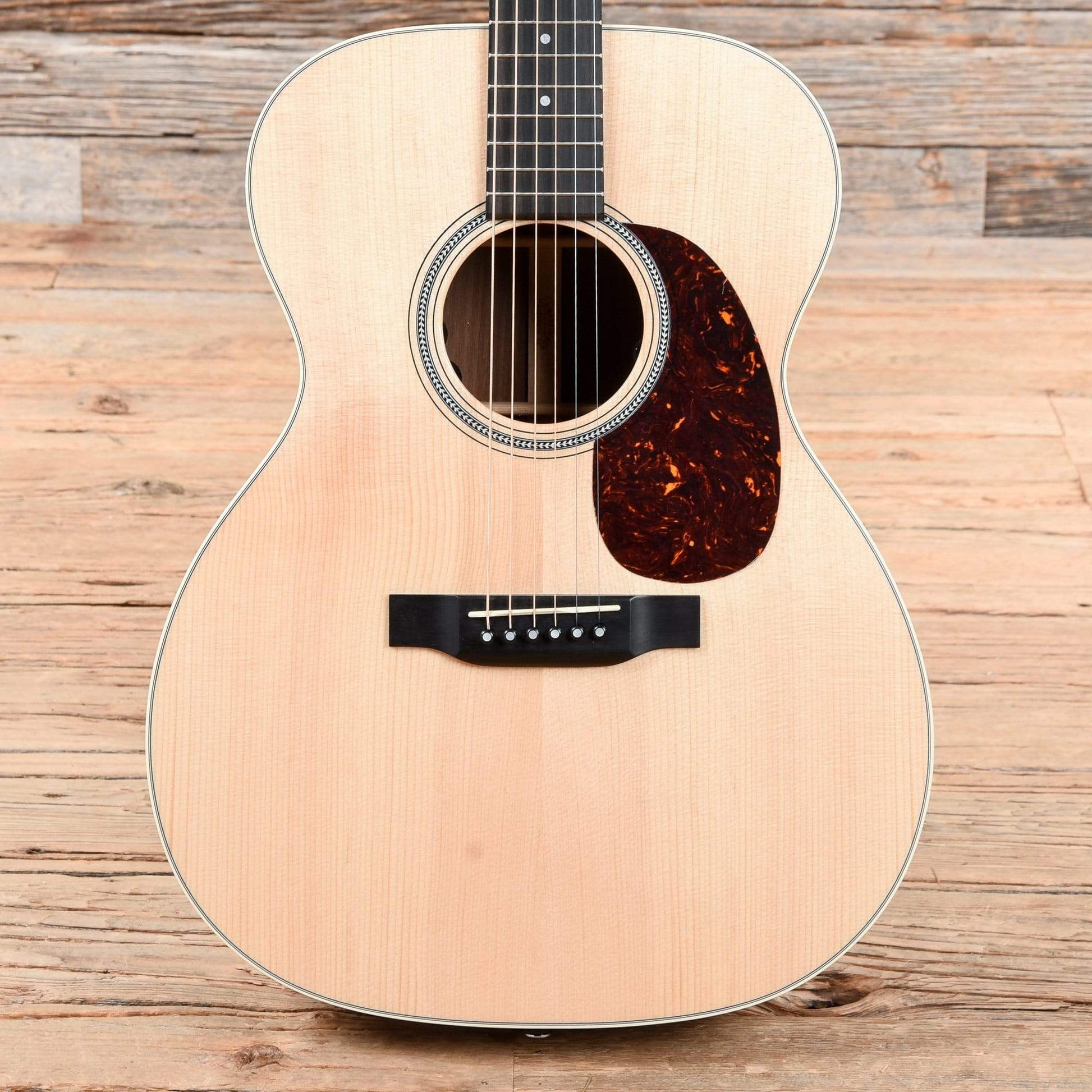 Martin 00016E Sitka Spruce/Granadillo w/Pickup Acoustic Guitars / OM and Auditorium