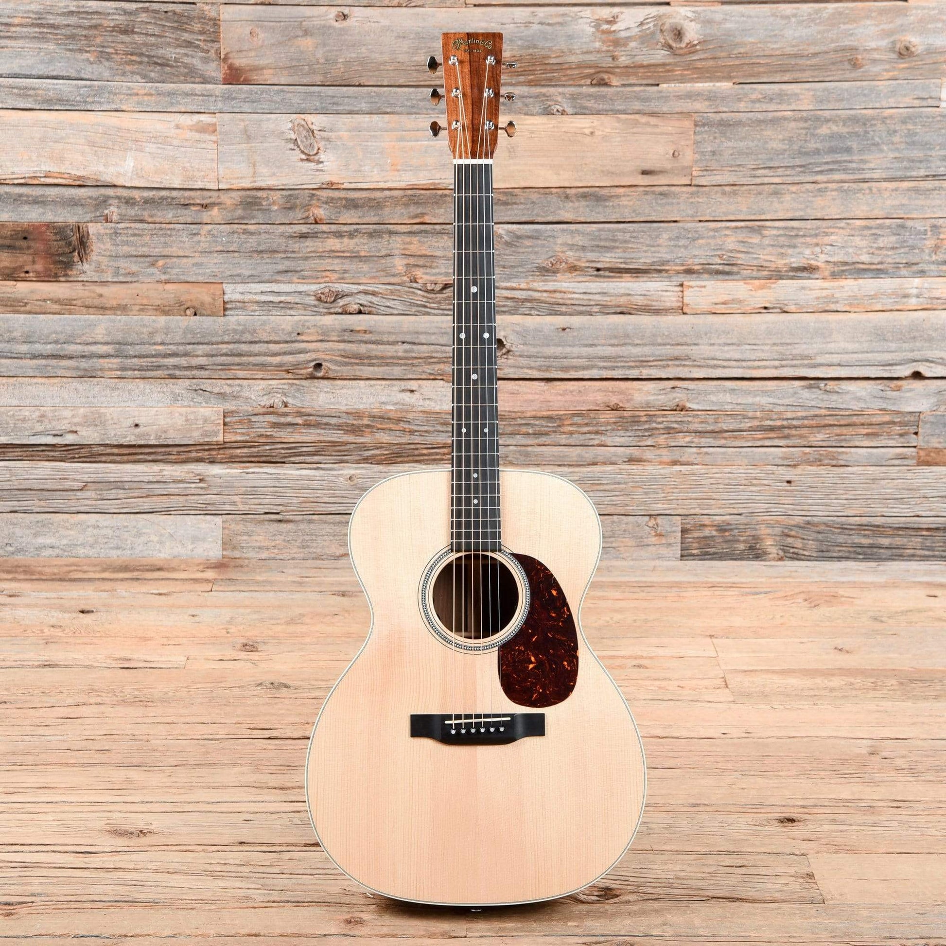 Martin 00016E Sitka Spruce/Granadillo w/Pickup Acoustic Guitars / OM and Auditorium