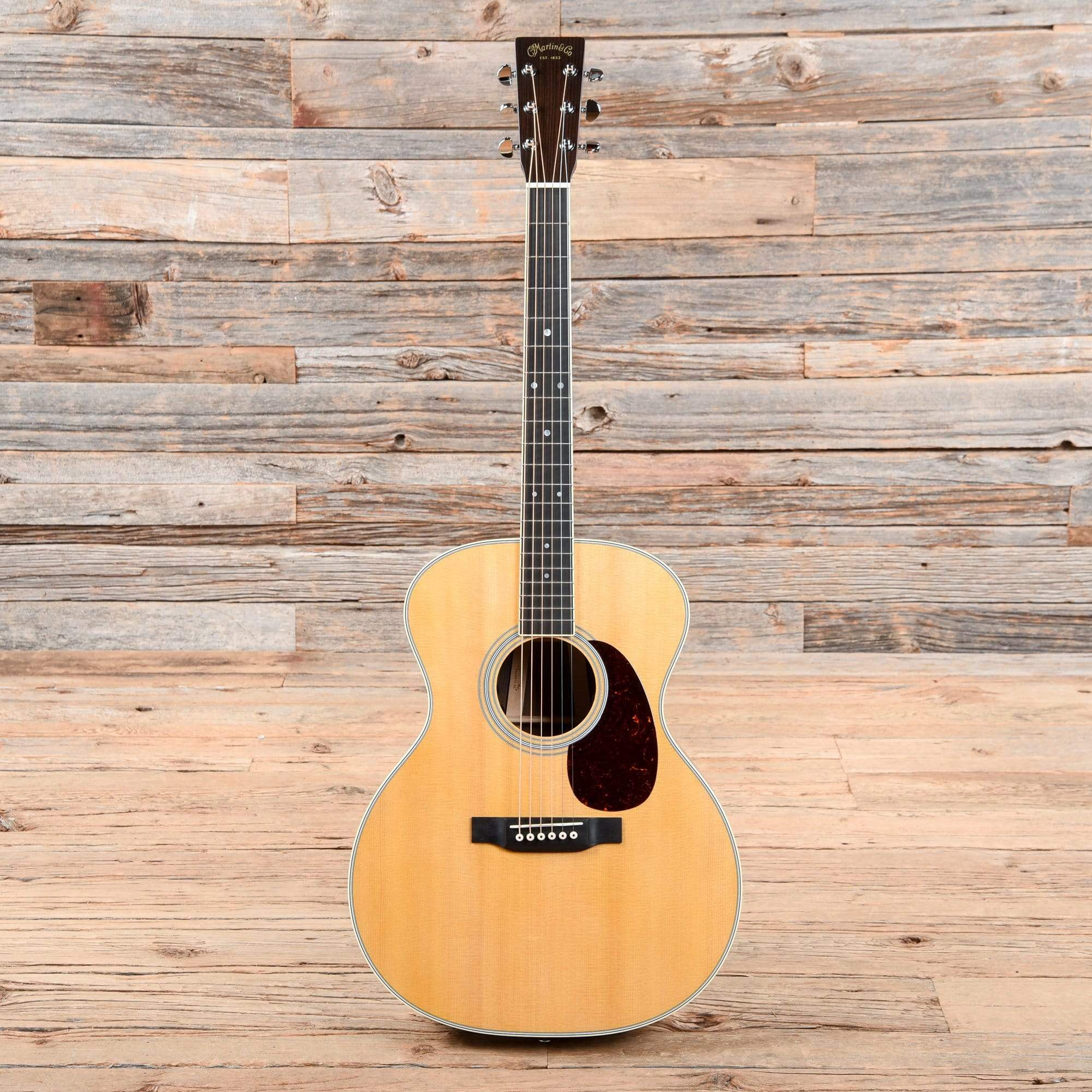 Martin GP-35E Natural w/Fishman Electronics Acoustic Guitars / OM and Auditorium