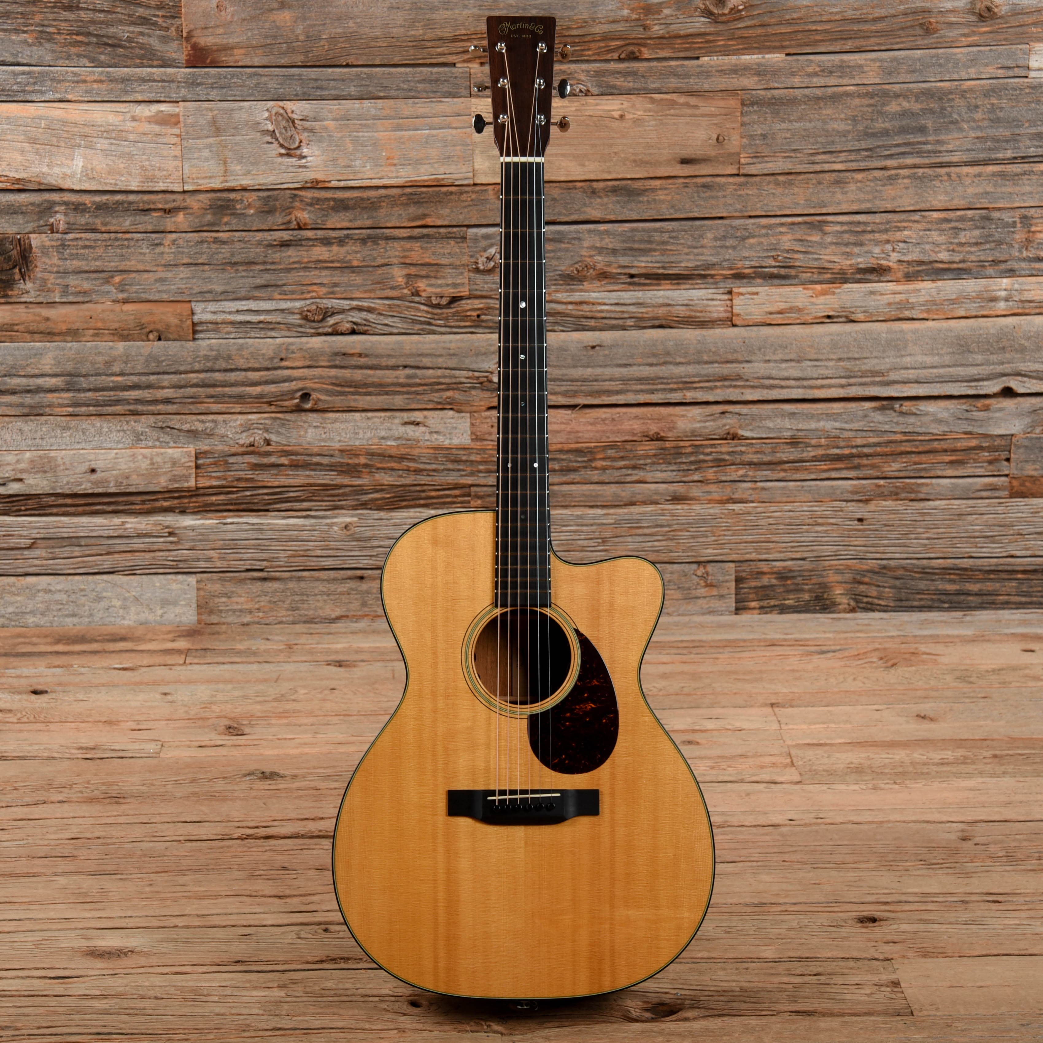 Martin OMC-18E Natural – Chicago Music Exchange