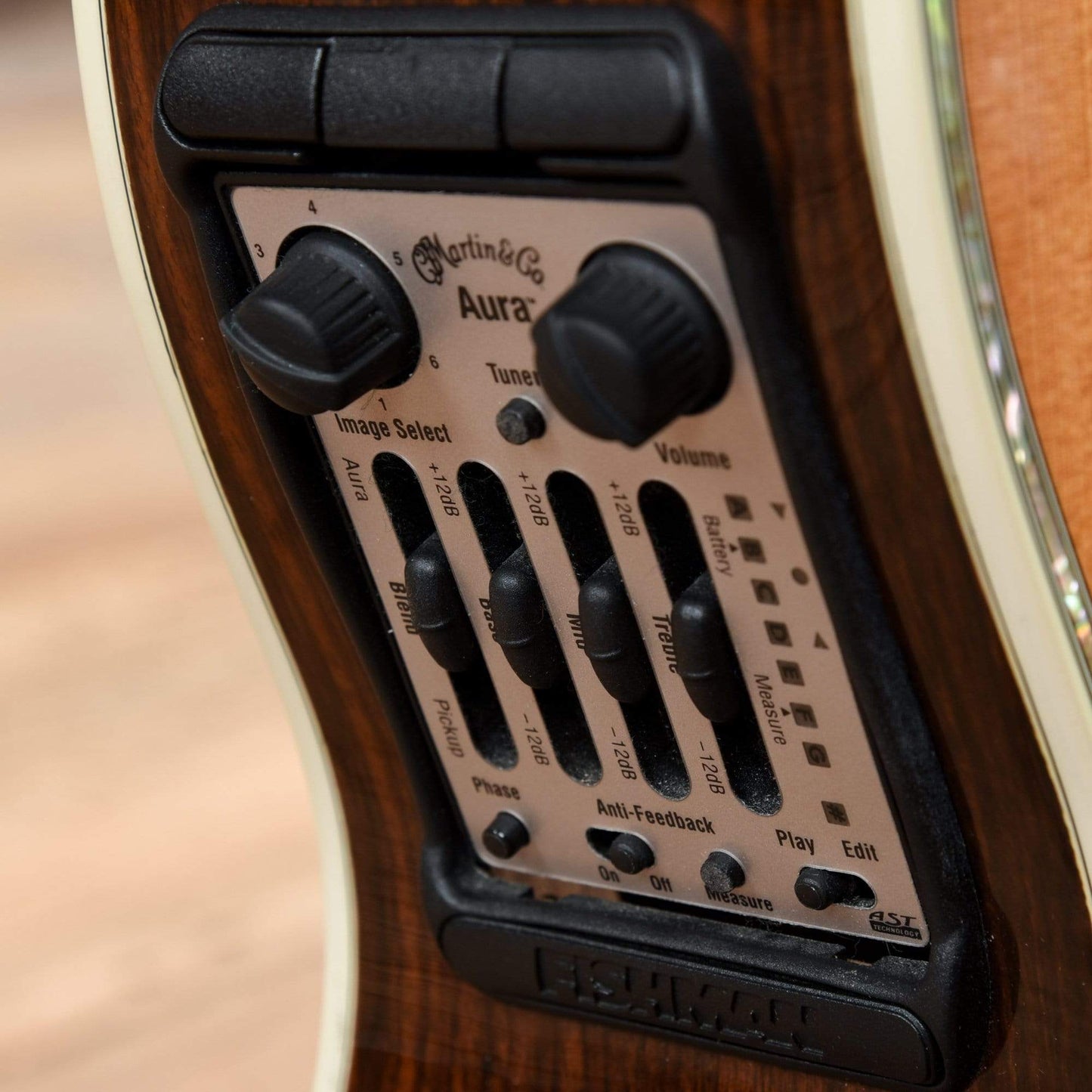 Martin OMC Aura Natural 2006 Acoustic Guitars / OM and Auditorium