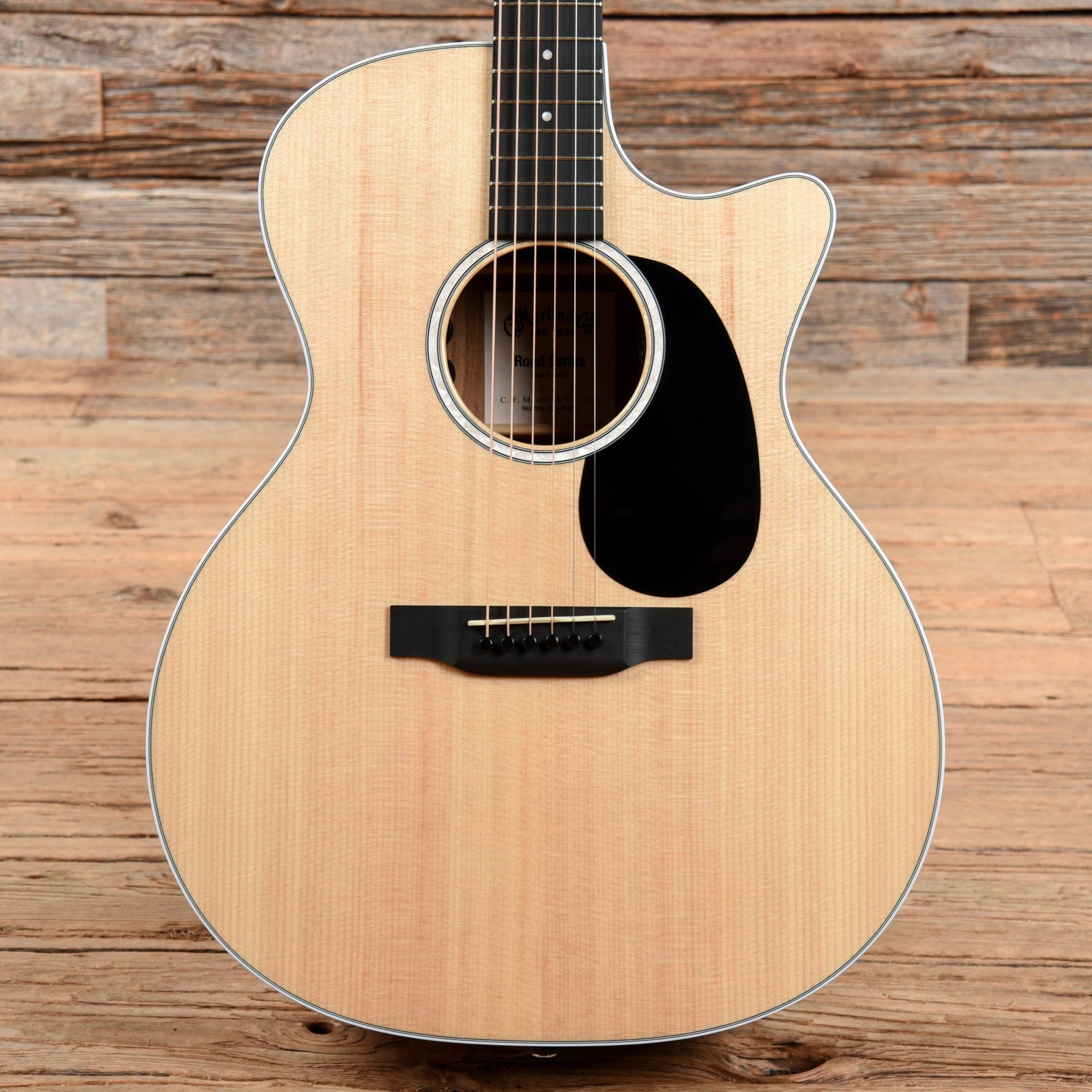 Martin Road Series GPC-13E Natural Acoustic Guitars / OM and Auditorium