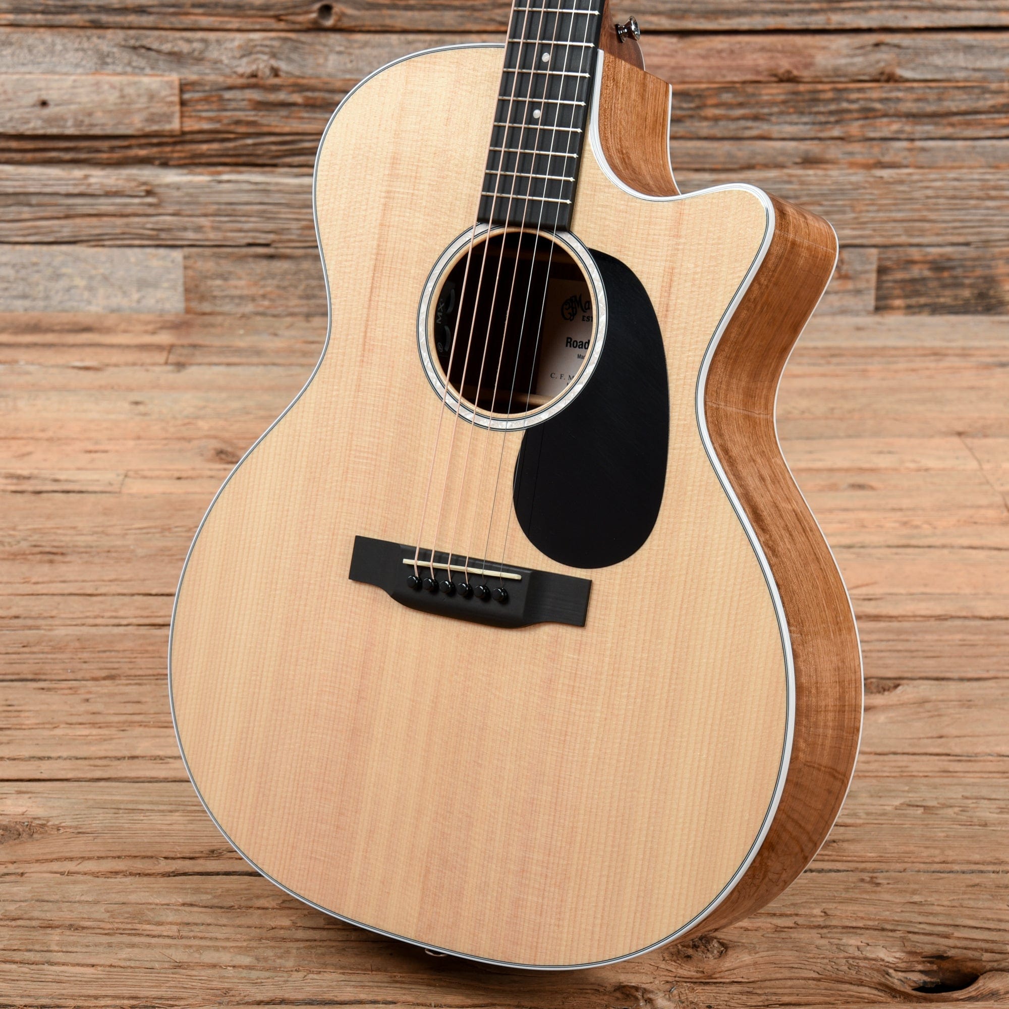 Martin Road Series GPC-13E Natural Acoustic Guitars / OM and Auditorium