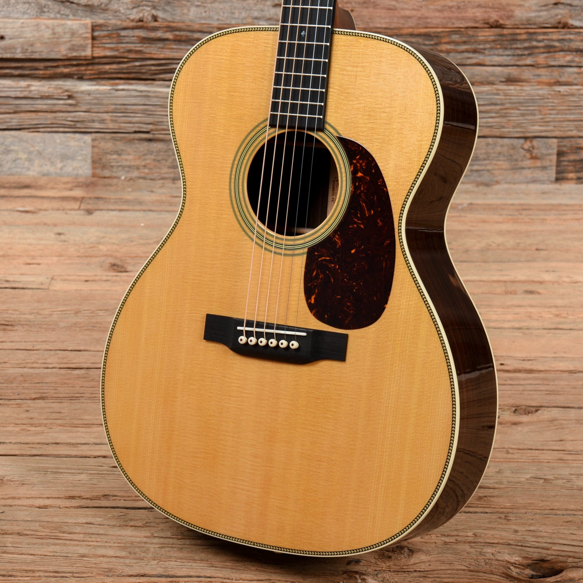 Martin Standard Series 000-28 Natural Acoustic Guitars / OM and Auditorium