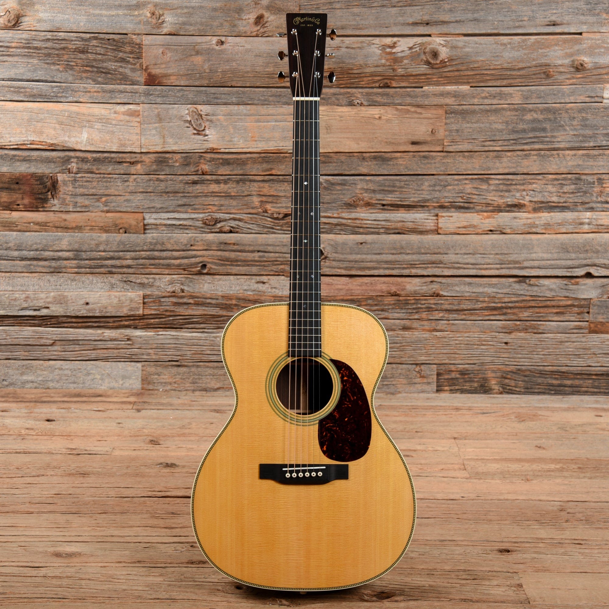 Martin Standard Series 000-28 Natural Acoustic Guitars / OM and Auditorium