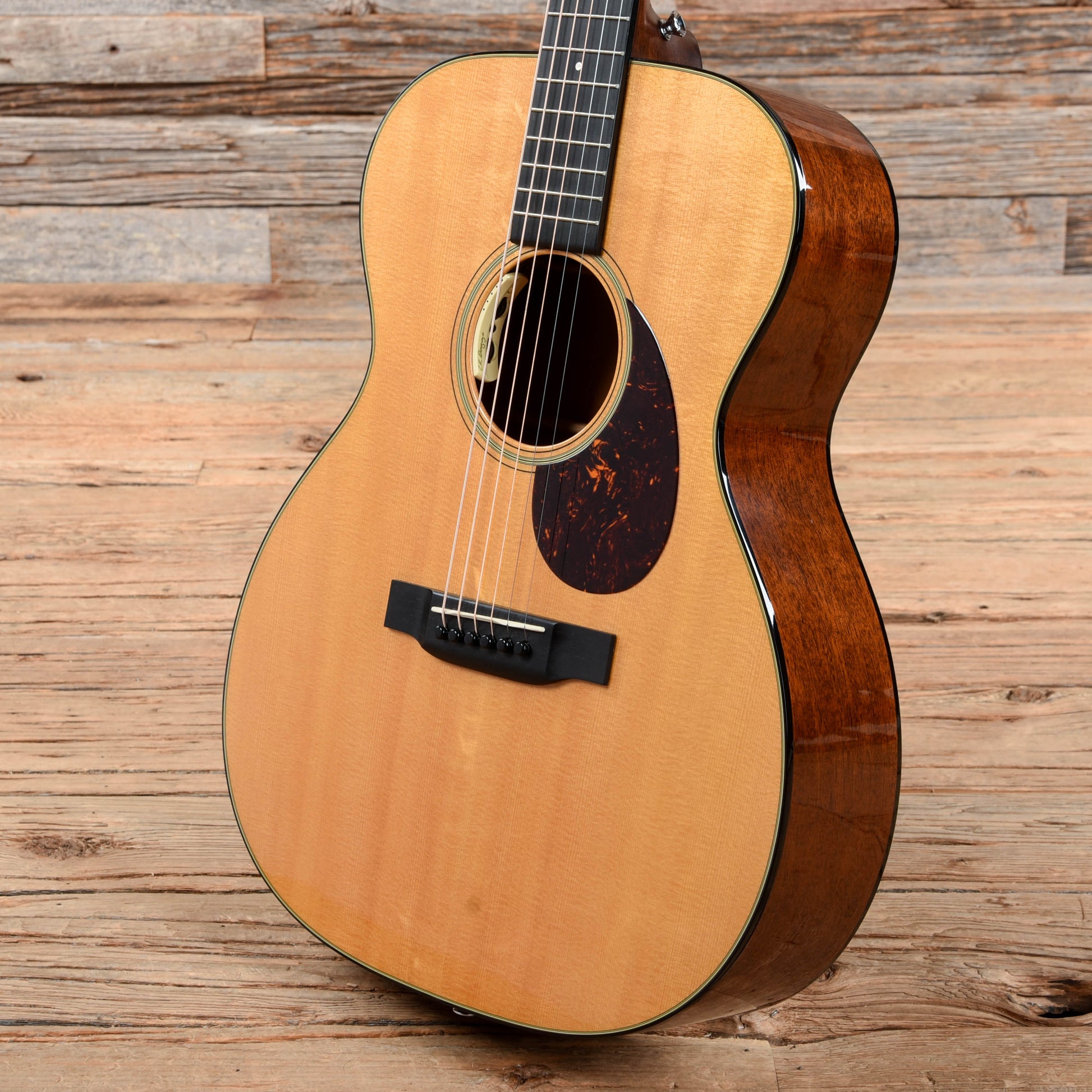 Martin Standard Series OM-18E Natural 2018 Acoustic Guitars / OM and Auditorium