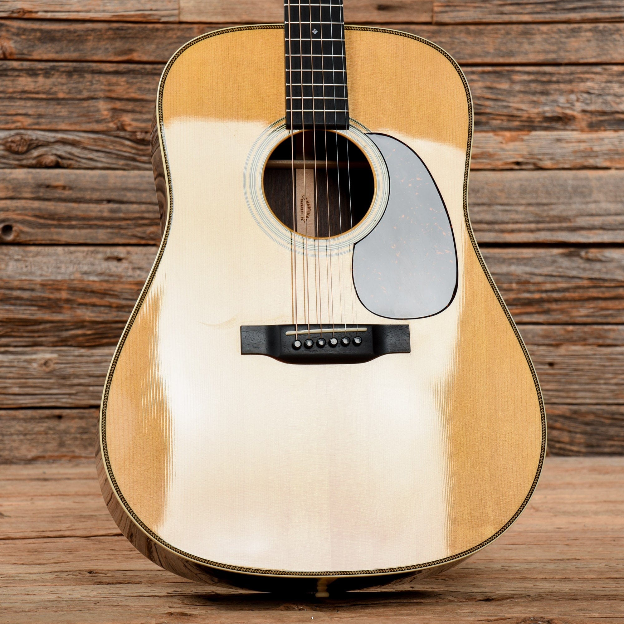 Martin Standard Series HD-28 Natural