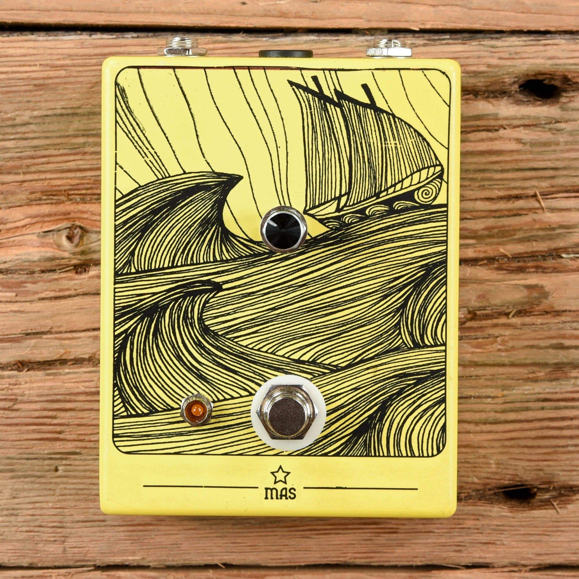 acapulco gold pedal bass Mas Effects Arrrghh! Thar Be Gold in Acapulco! Distortion Pedal – Chicago Music Exchange