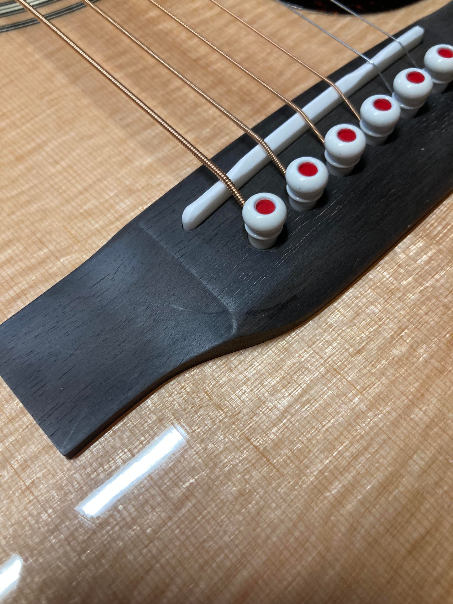 Martin D-28 Modern Deluxe