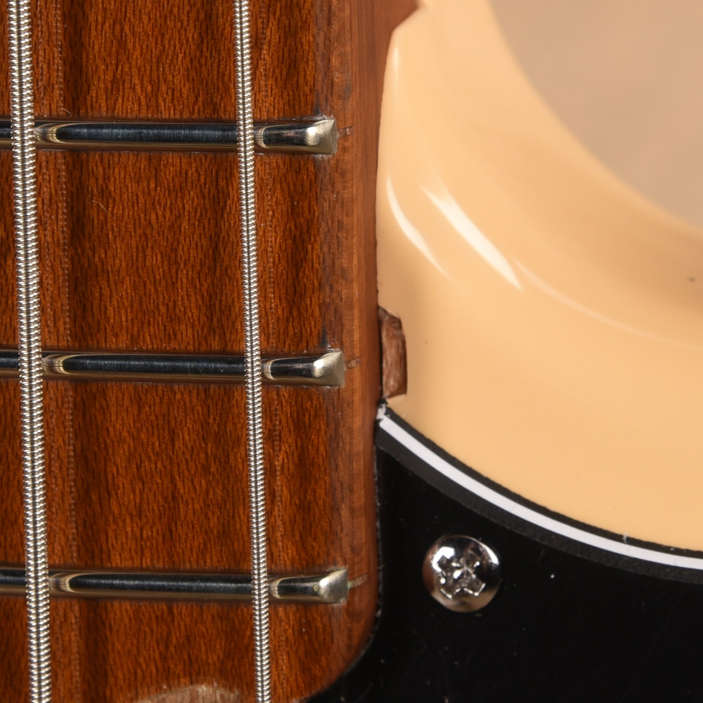 Sire Marcus Miller D5 Alder 4-String Vintage White