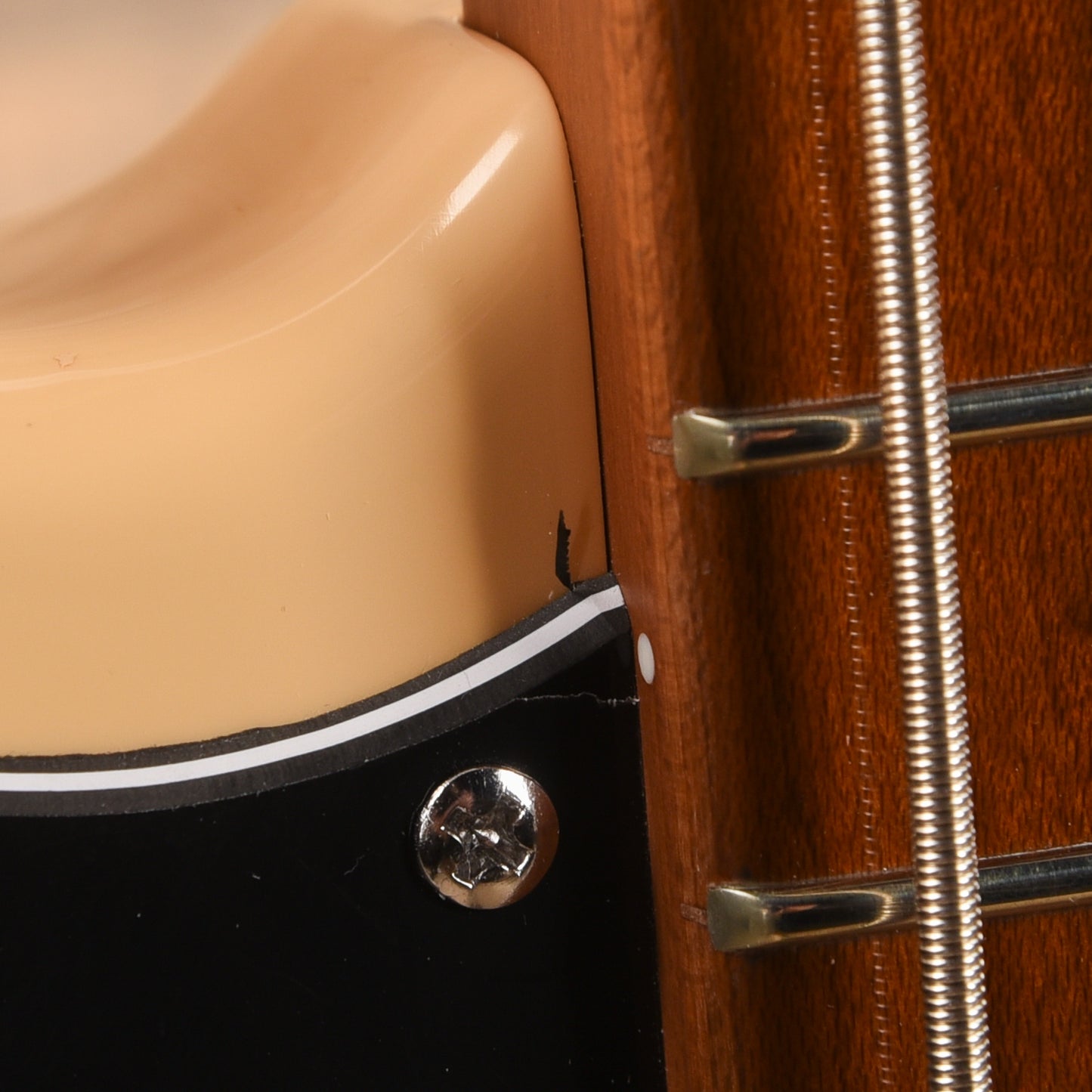 Sire Marcus Miller D5 Alder 4-String Vintage White