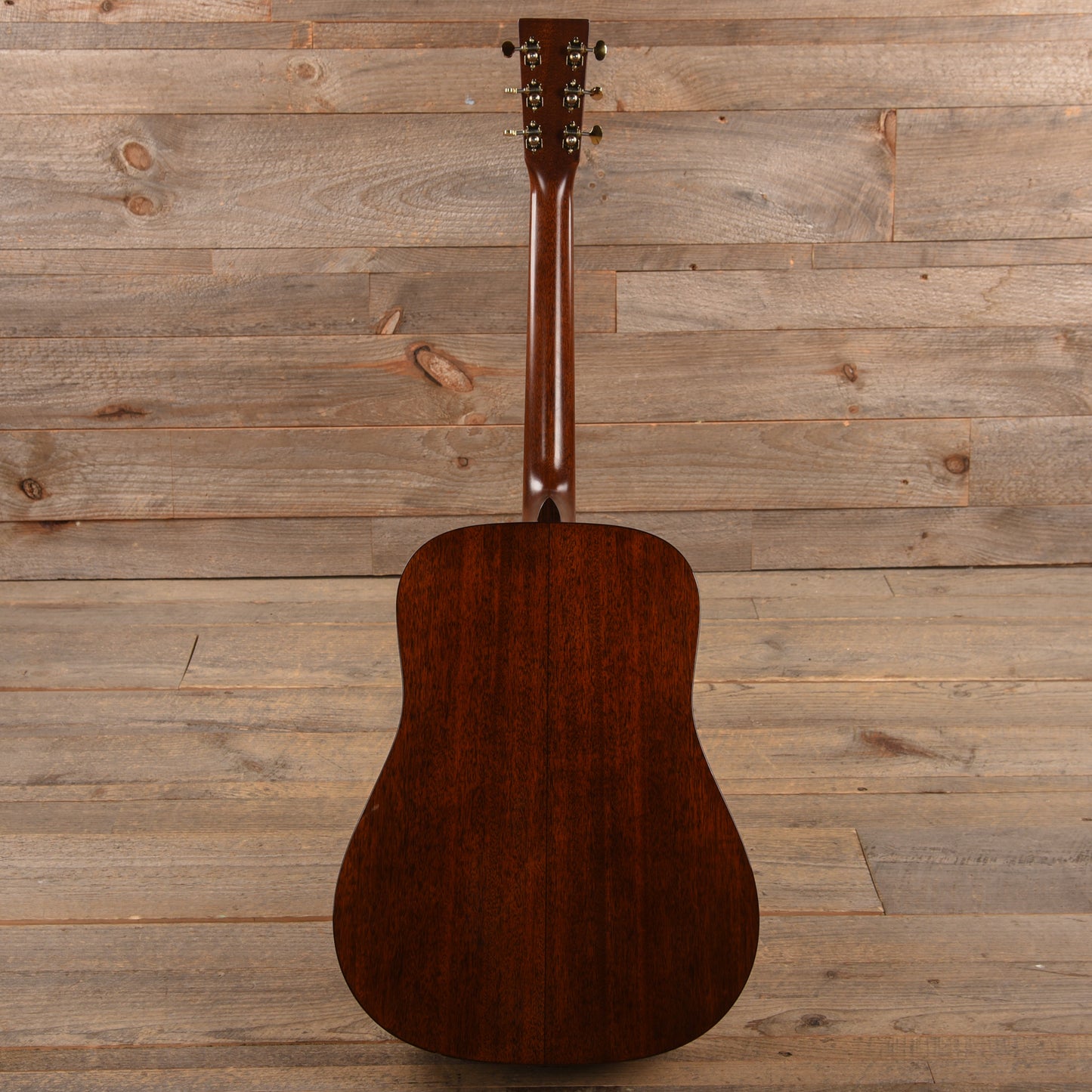 Martin D-18 Modern Deluxe