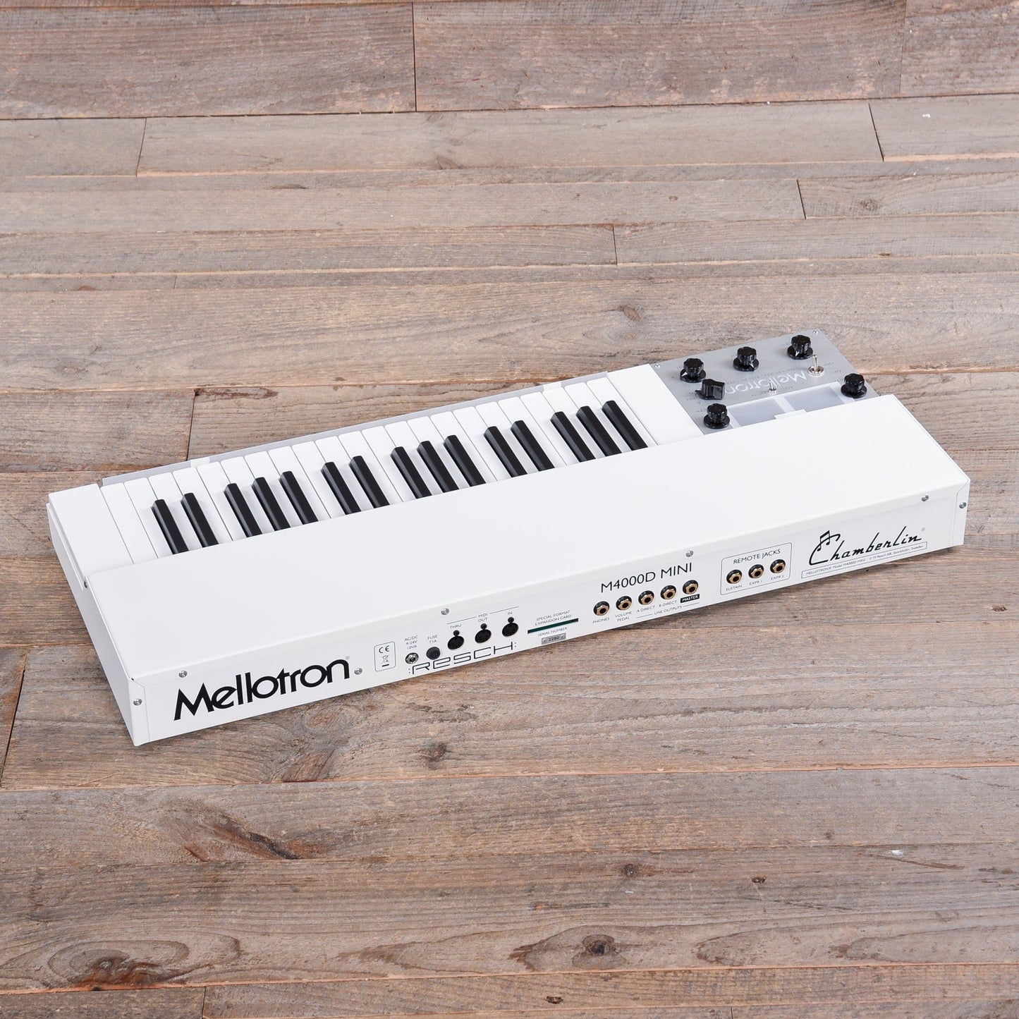Mellotron M4000D Mini Digital Mellotron White Keyboards and Synths / Synths / Analog Synths
