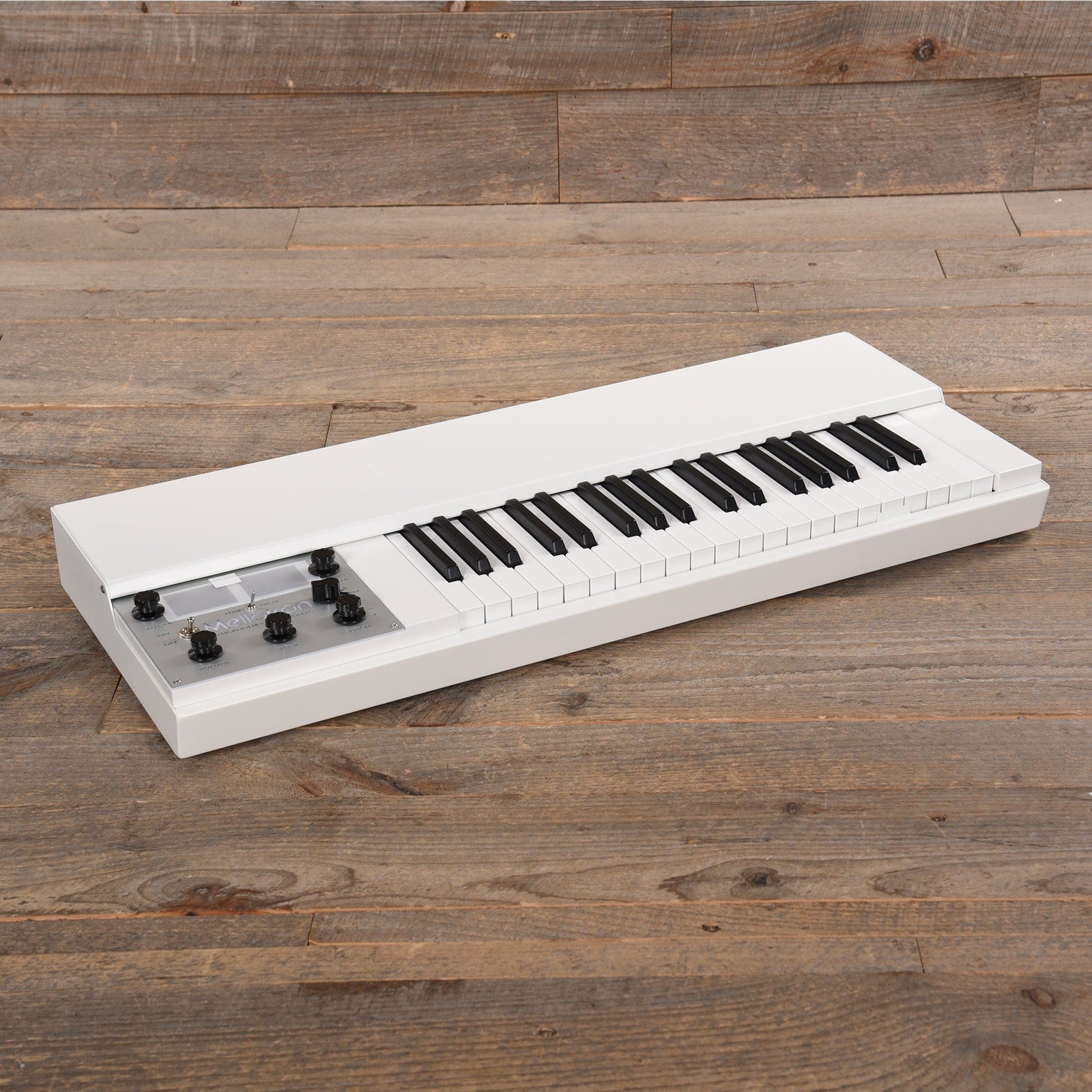 Mellotron M4000D Mini Digital Mellotron White Keyboards and Synths / Synths / Analog Synths