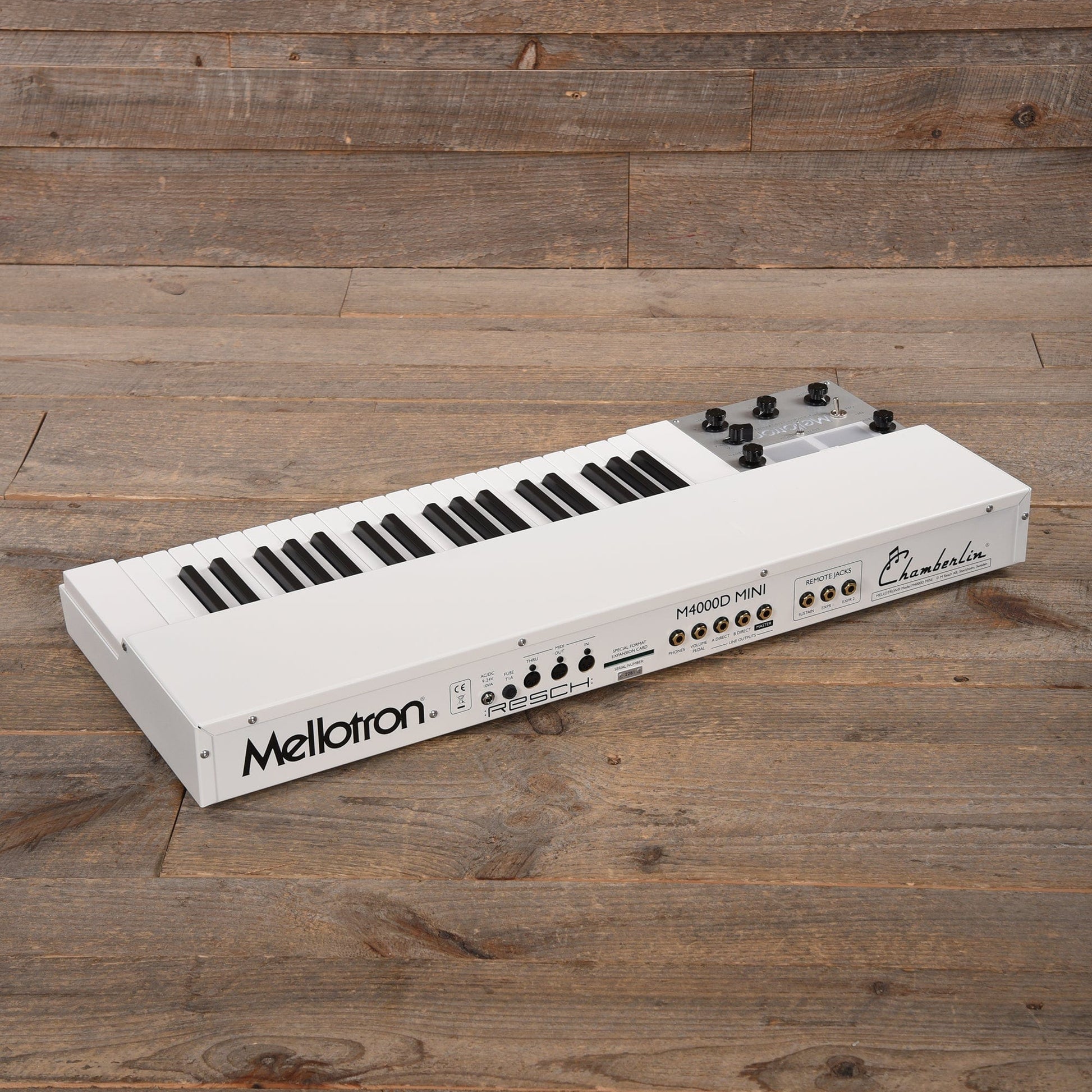 Mellotron M4000D Mini Digital Mellotron White Keyboards and Synths / Synths / Analog Synths