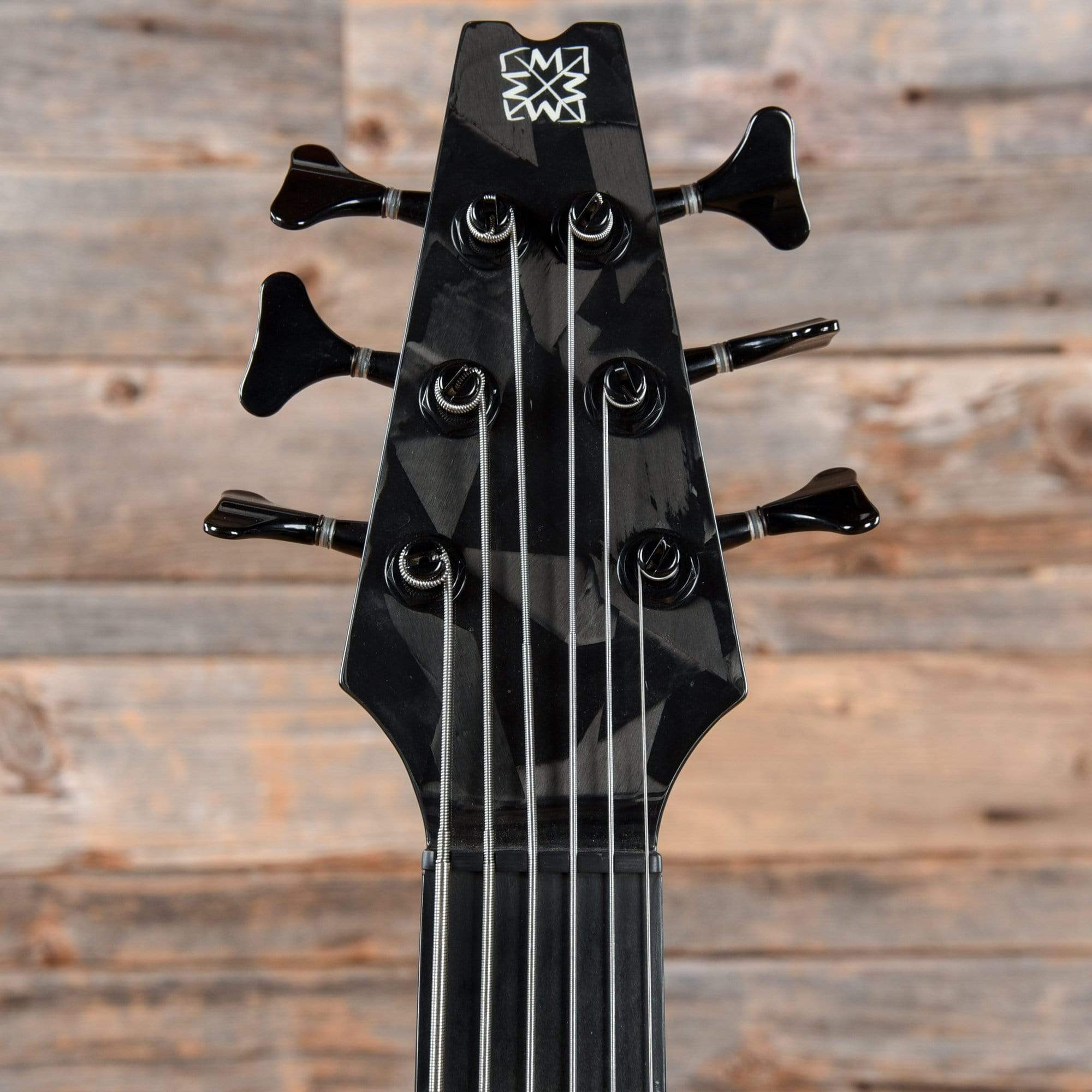 Modulus Q6 6-String Bass Quantum Sunburst 2011 – Chicago Music Exchange