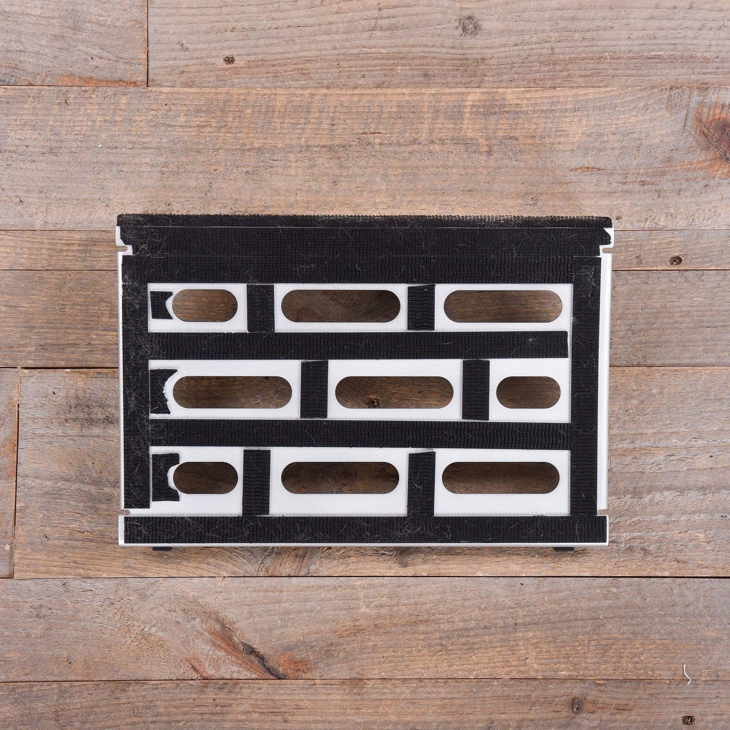 Mono Pedalboard Small Silver w/ Club 2.0 Accessory Case Effects and Pedals / Pedalboards and Power Supplies