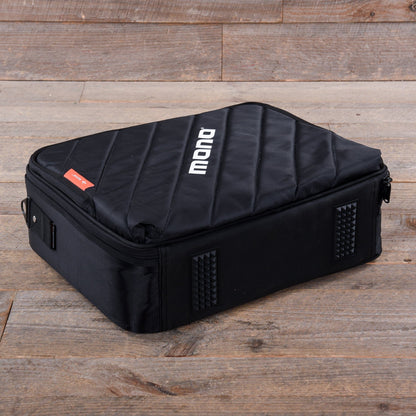 Mono Pedalboard Small Silver w/ Club 2.0 Accessory Case Effects and Pedals / Pedalboards and Power Supplies