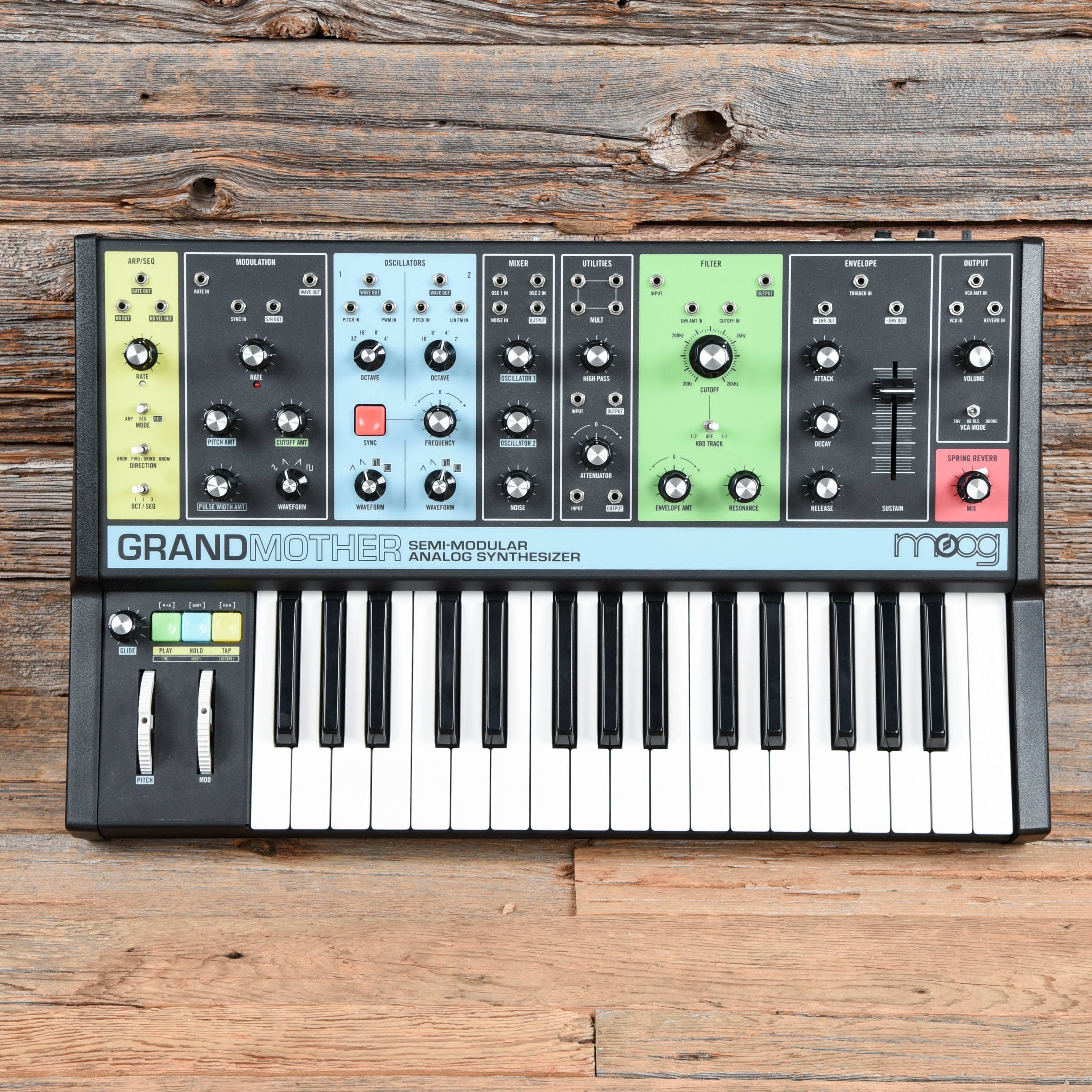Moog Grandmother 32-Key Semi-Modular Analog Synthesizer Keyboards and Synths / Synths / Analog Synths