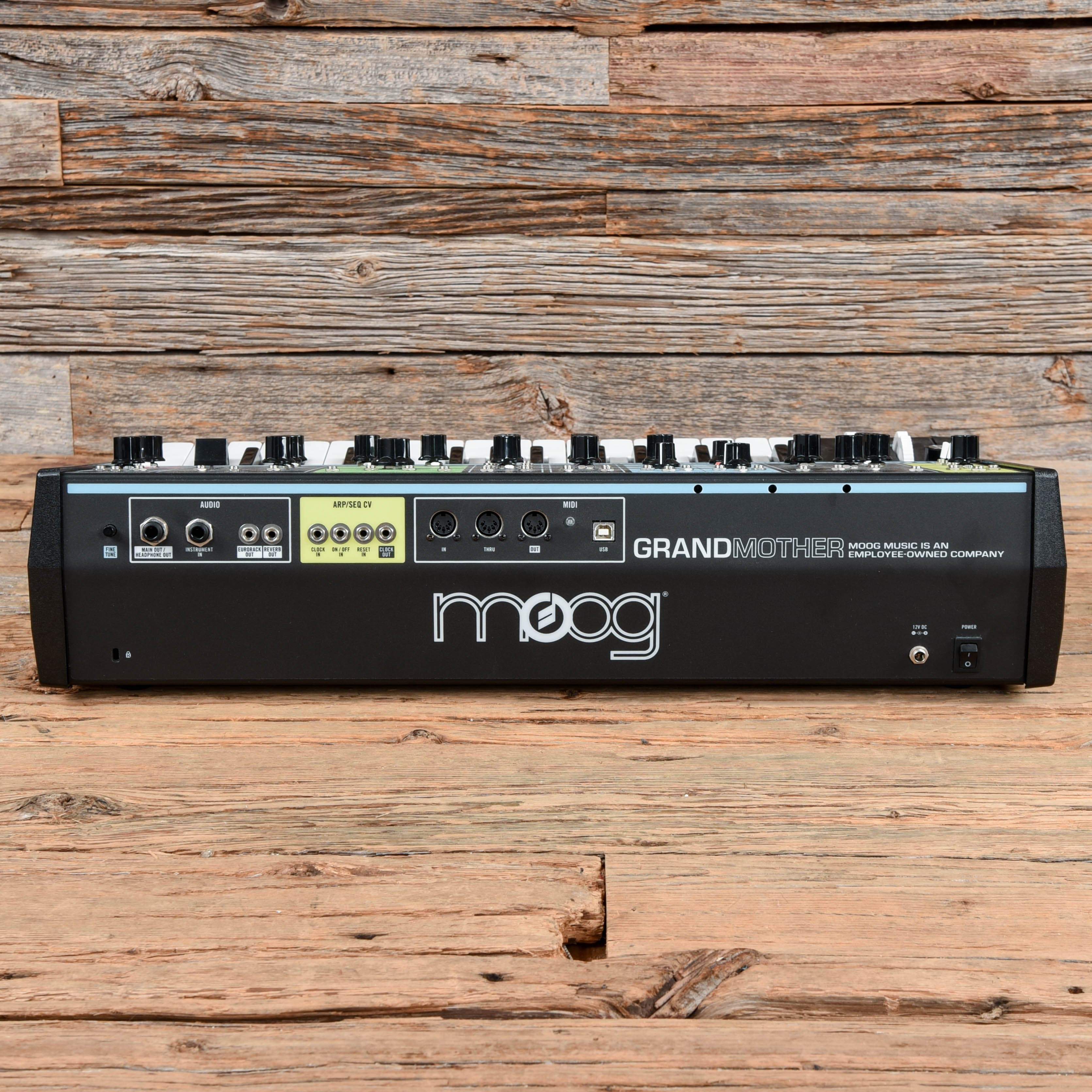 Moog Grandmother 32-Key Semi-Modular Analog Synthesizer Keyboards and Synths / Synths / Analog Synths