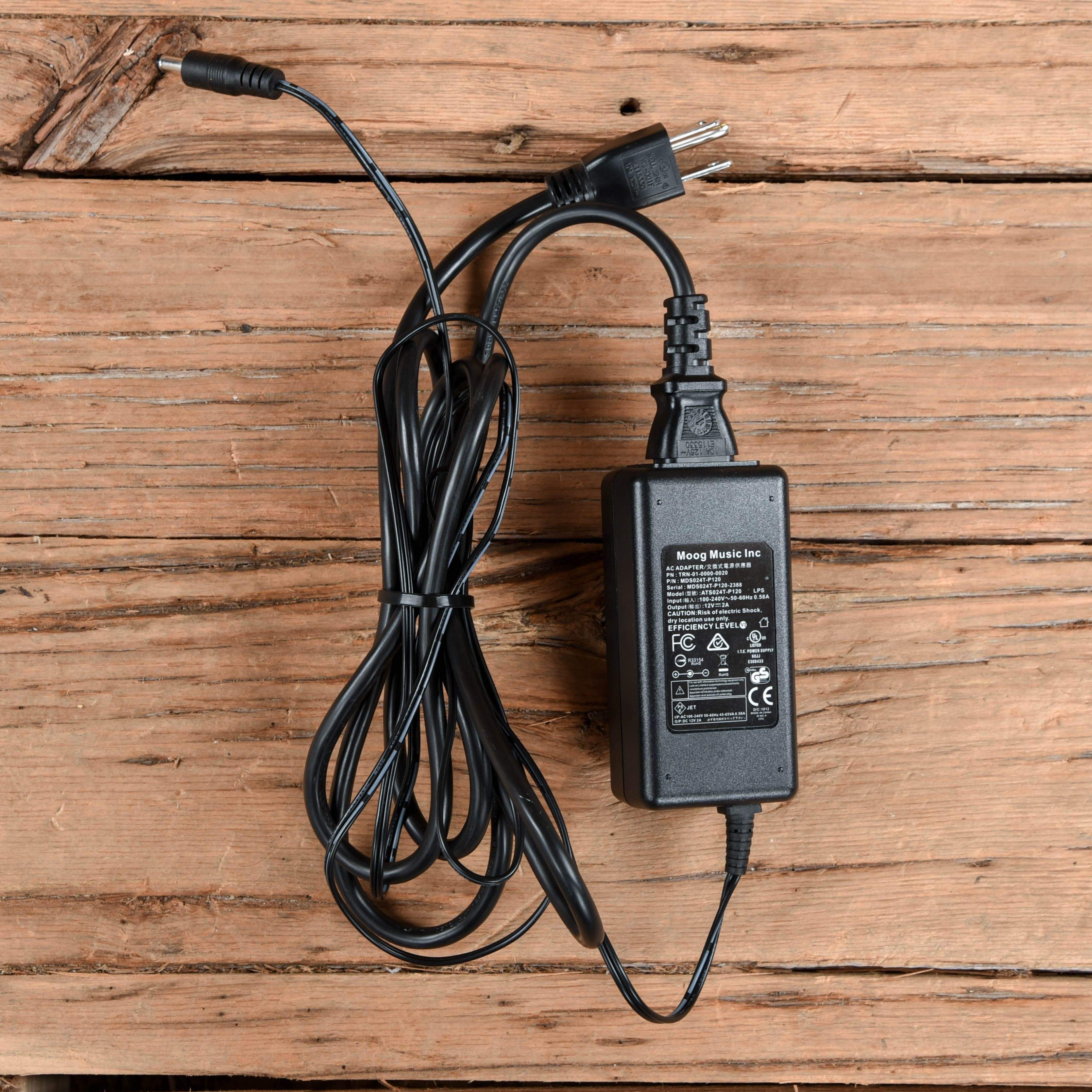 Moog Grandmother 32-Key Semi-Modular Analog Synthesizer Keyboards and Synths / Synths / Analog Synths