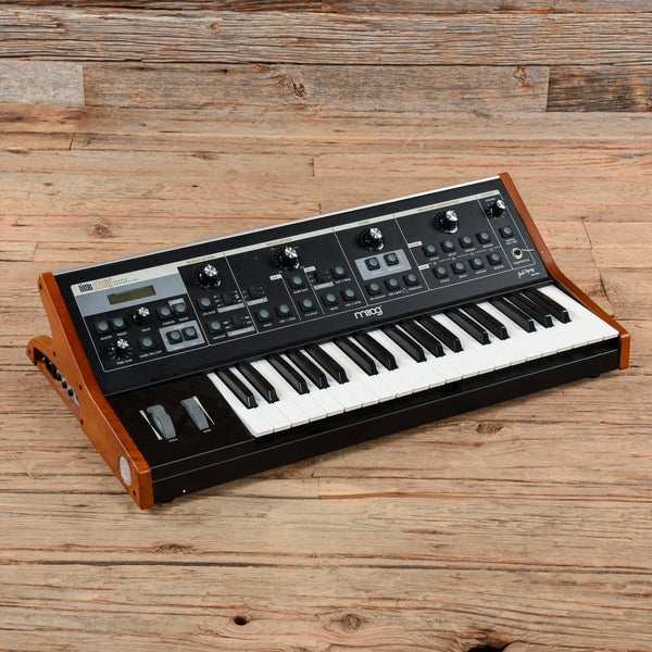 Moog little phatty STAGE II モーグ　限定カラー Moog Little Phatty Stage II - Limited Edition White | Sweetwater