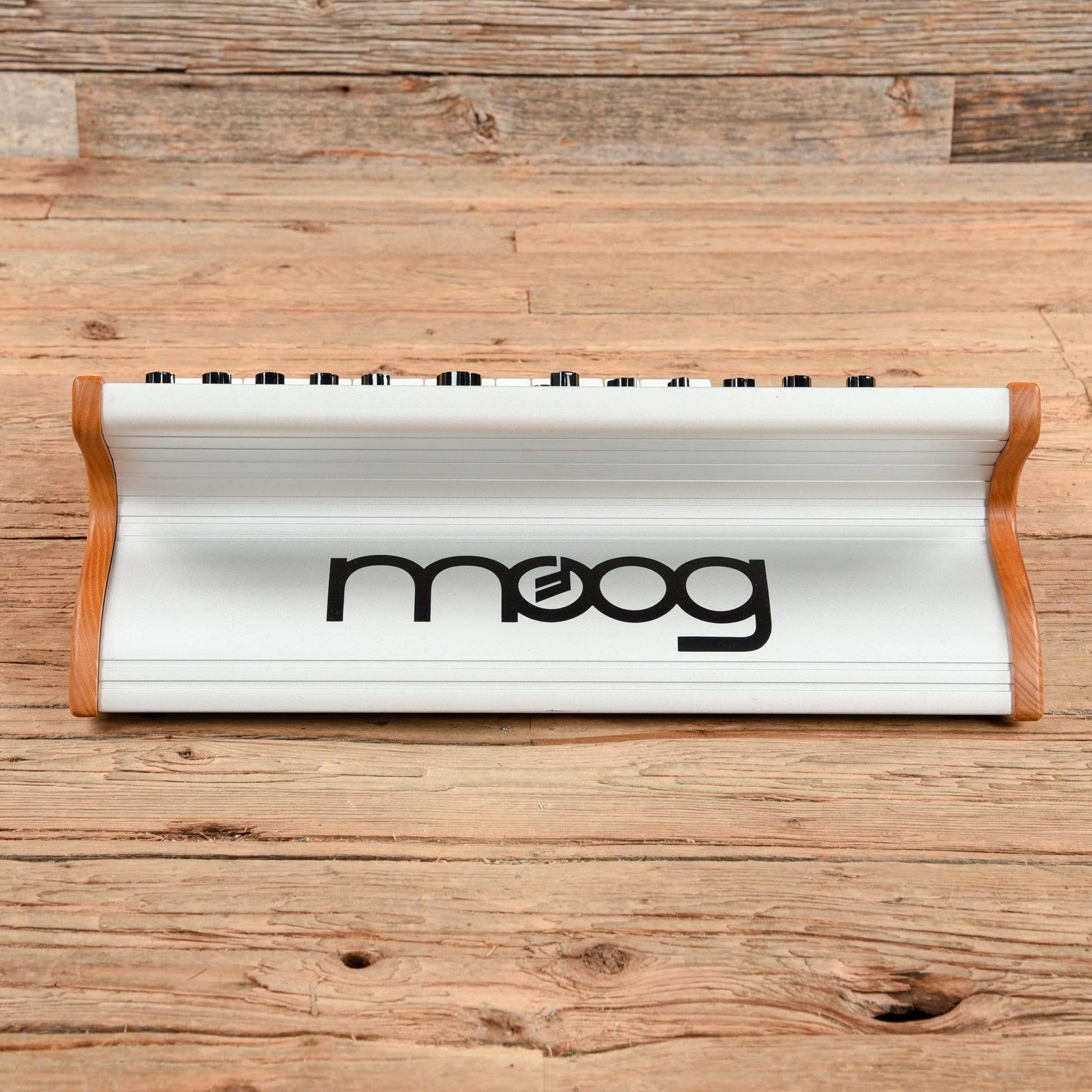 Moog Subsequent 25 Analog Synth Keyboards and Synths / Synths / Analog Synths