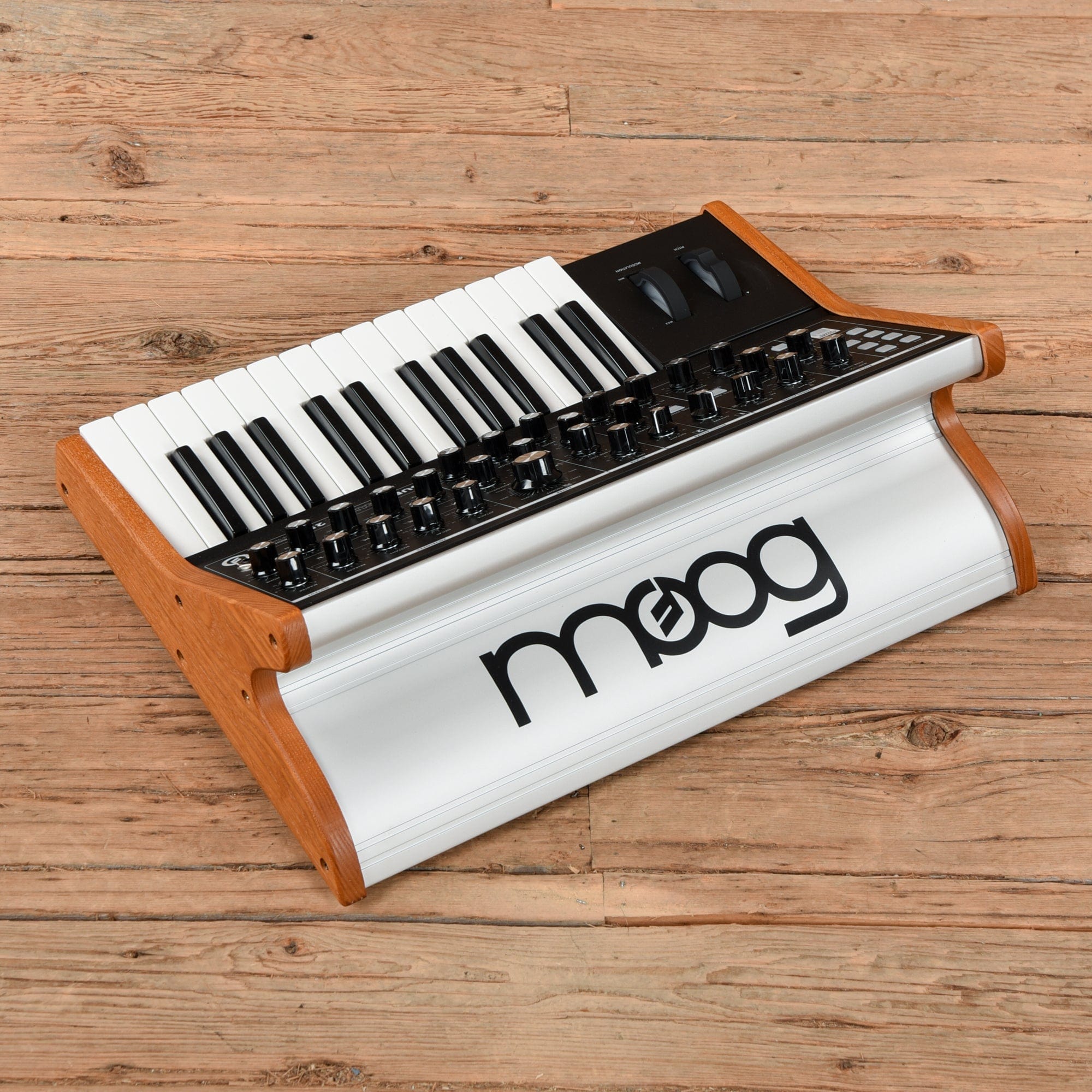 Moog Subsequent 25 Analog Synth Keyboards and Synths / Synths / Analog Synths