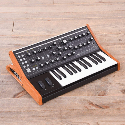 Moog Subsequent 25 Analog Synthesizer Keyboards and Synths / Synths / Analog Synths