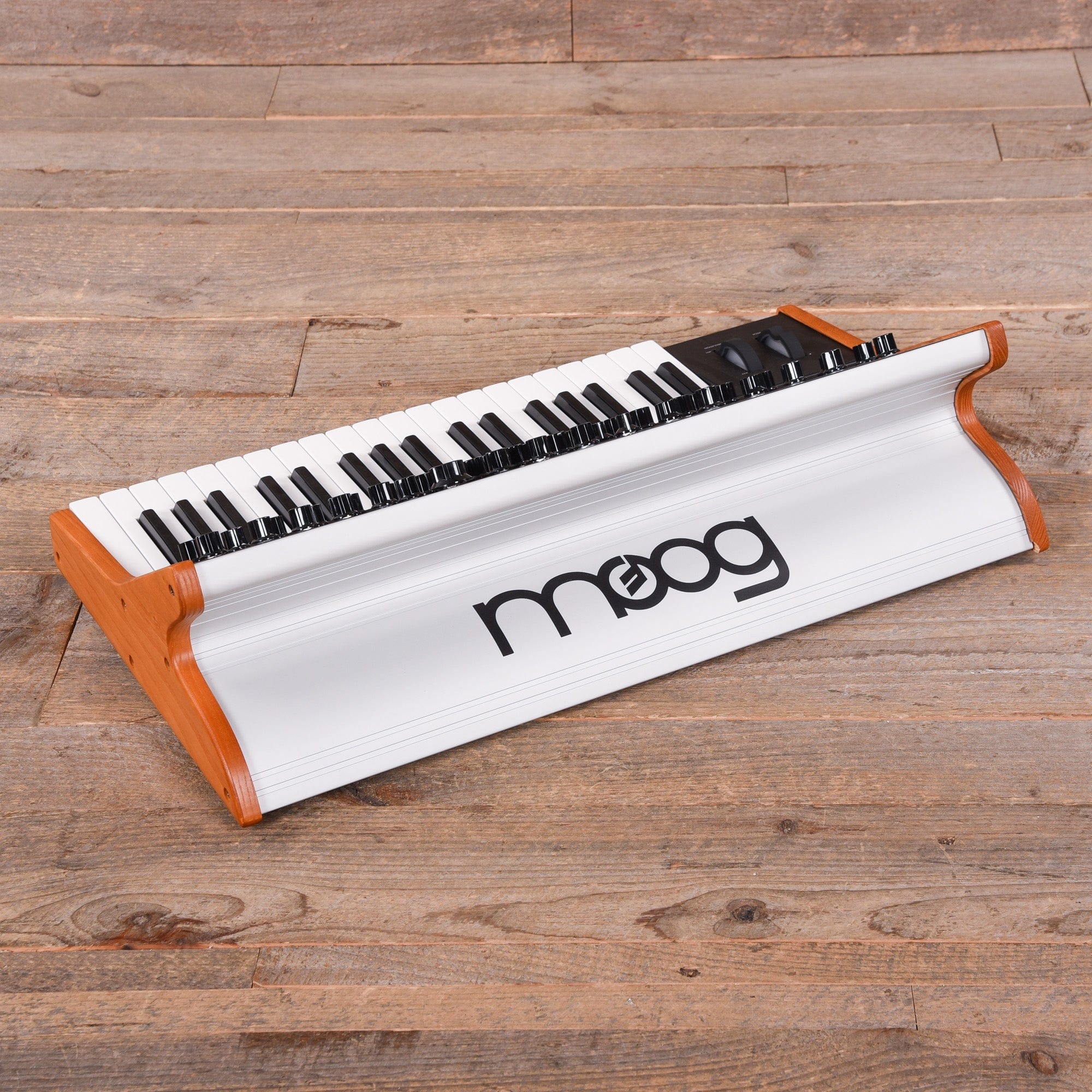 Moog SUBsequent 37 Synthesizer Keyboards and Synths / Synths / Analog Synths