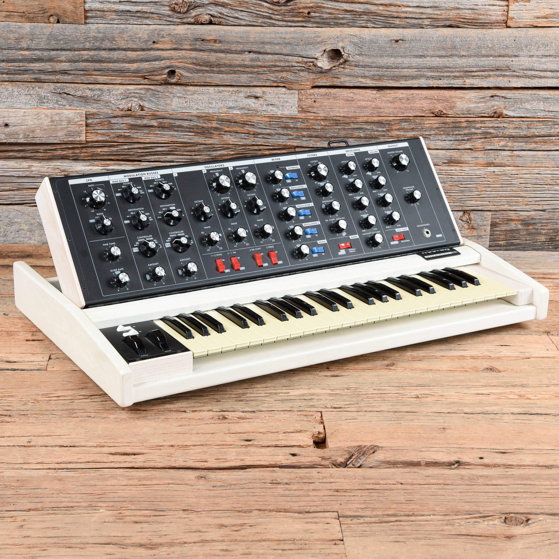 White Moog Instruments Moog MiniMoog Voyager Old School Edition White Wash – Chicago Music ...
