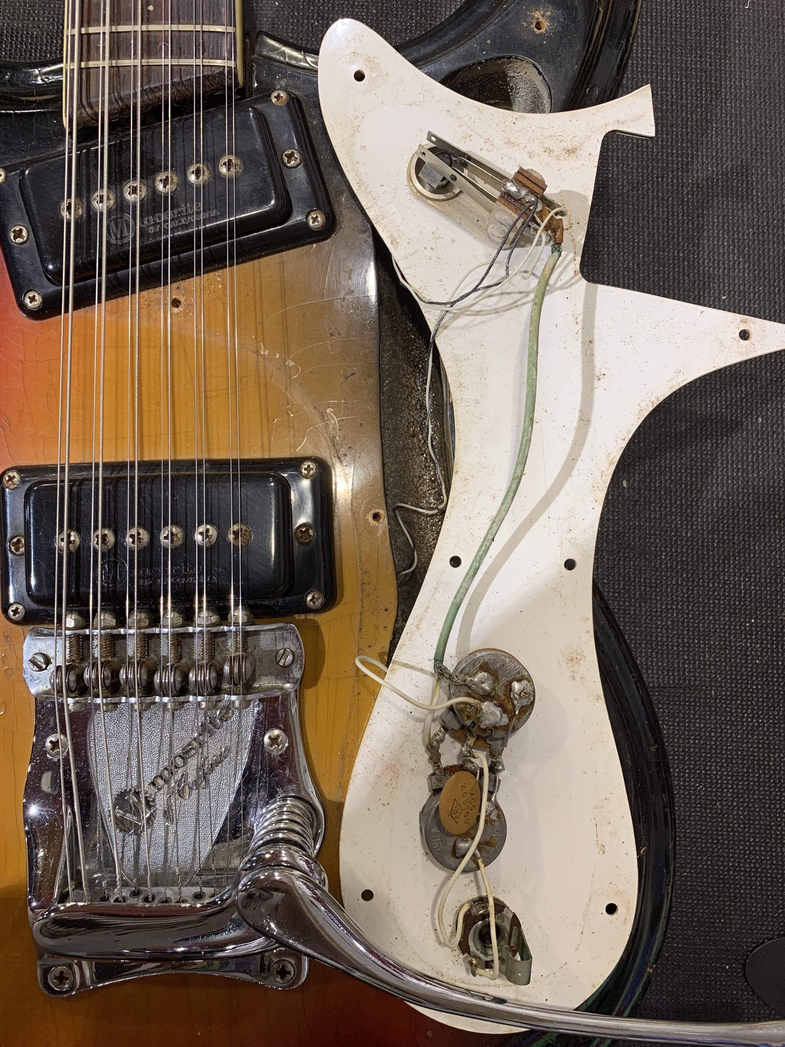 Mosrite Ventures 12-String Sunburst 1965 – Chicago Music Exchange