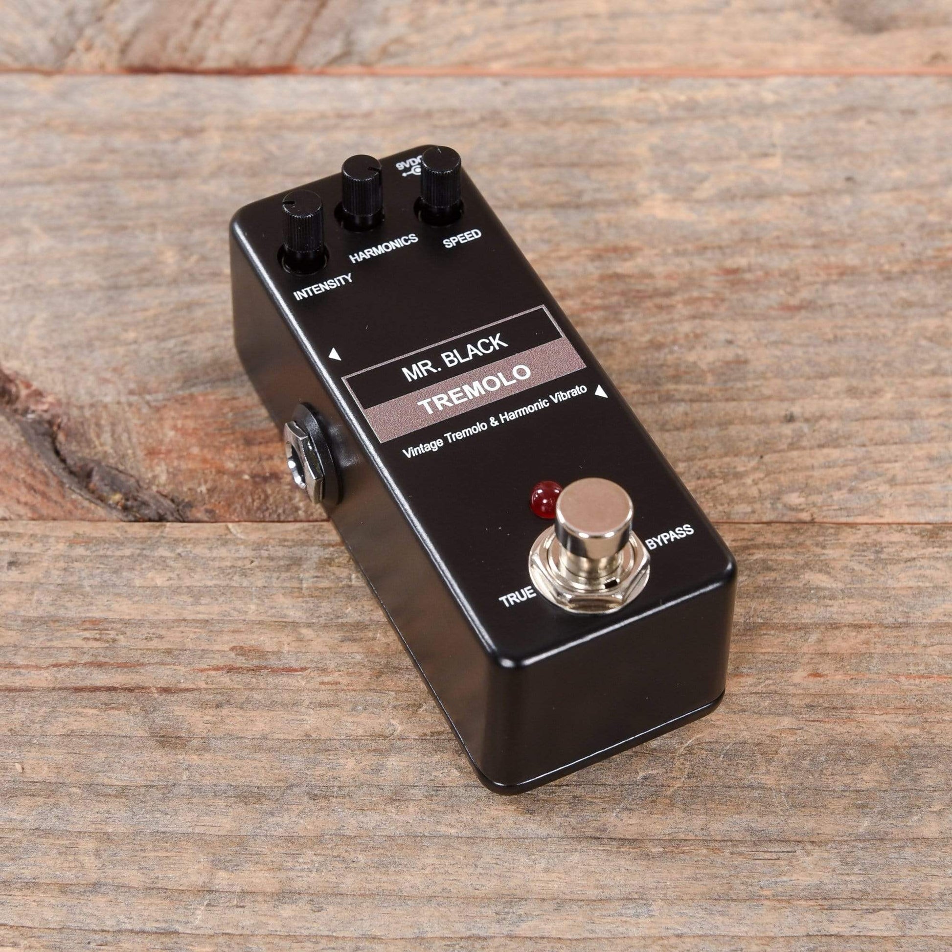 Mr. Black Mini Tremolo Effects and Pedals / Tremolo and Vibrato