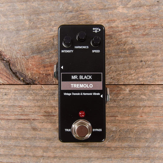 Mr. Black Mini Tremolo Effects and Pedals / Tremolo and Vibrato