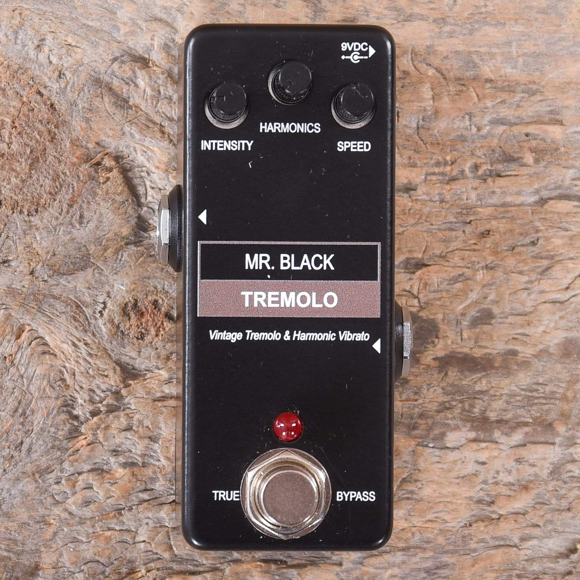 Mr. Black Mini Tremolo Effects and Pedals / Tremolo and Vibrato