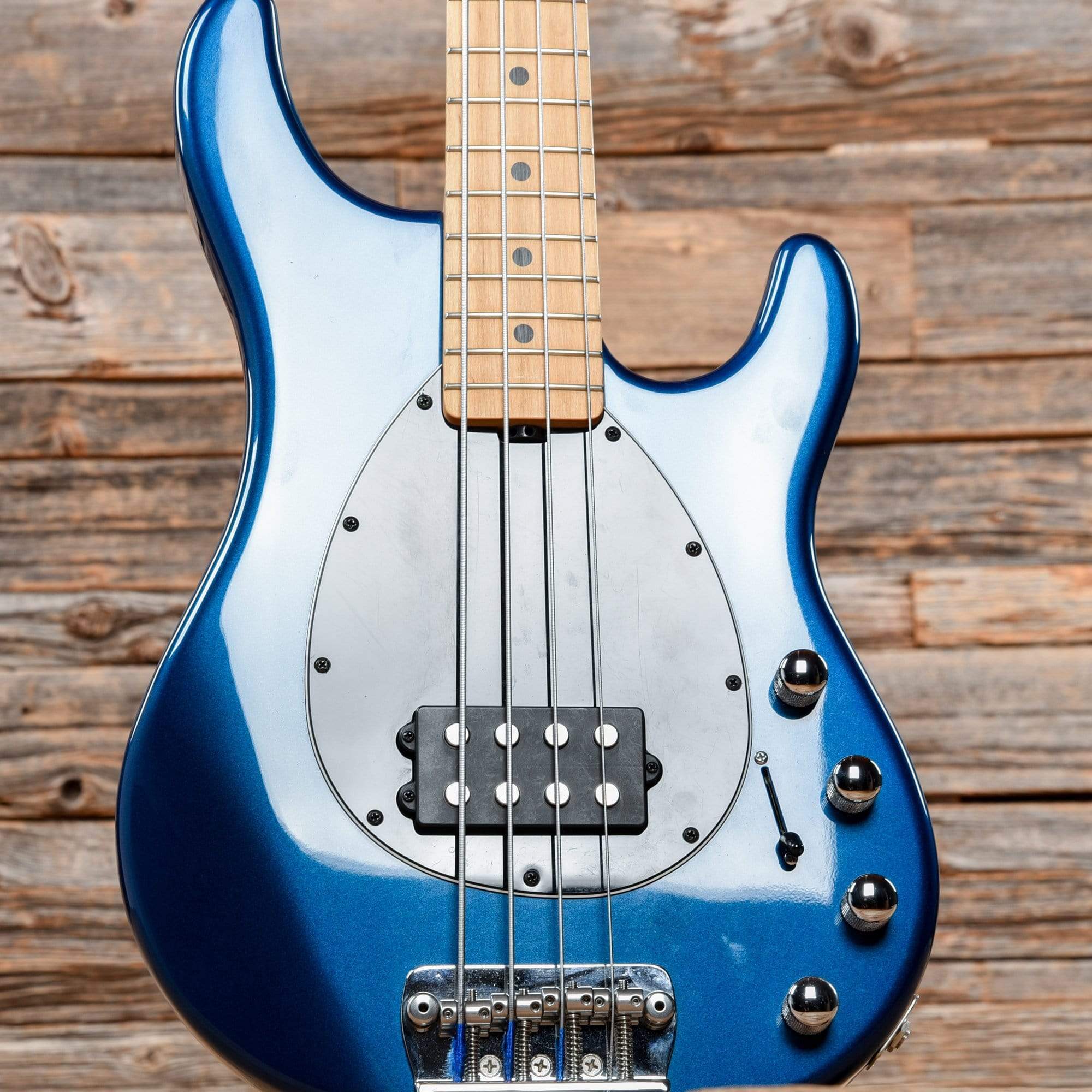 Music Man Sterling 4 H Blue Pearl 2005 Bass Guitars / 4-String