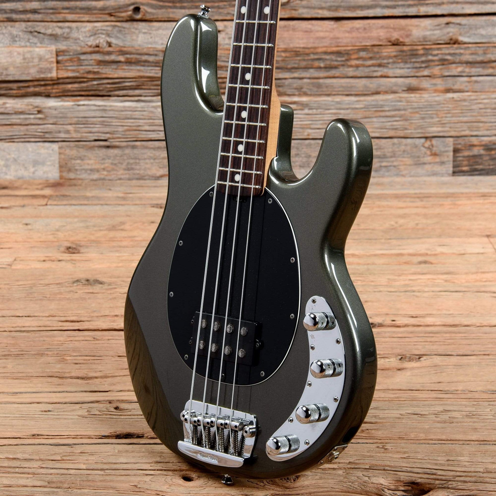Music Man StingRay 4H Graphite Pearl 2004 Bass Guitars / 4-String