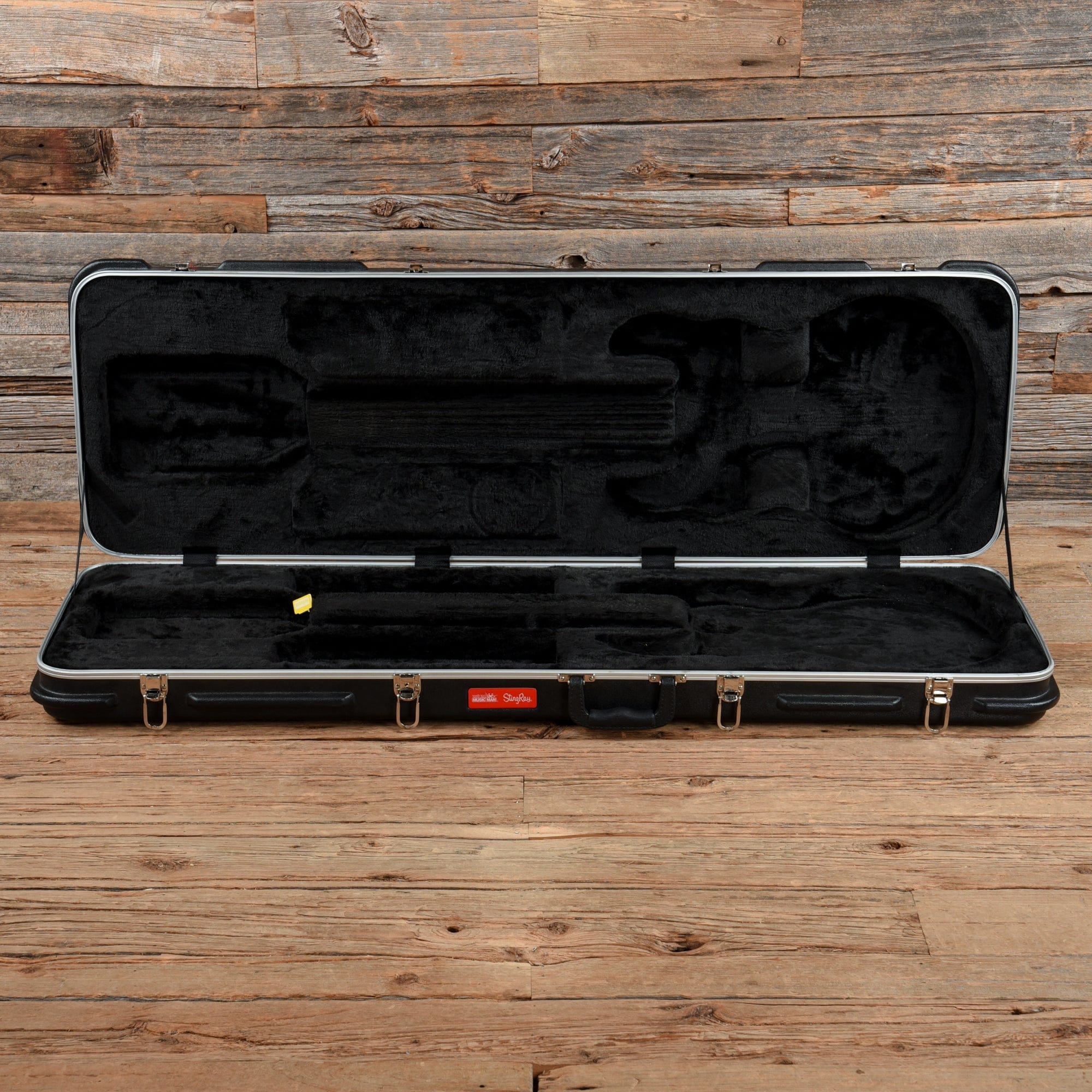 Music Man StingRay 5 HH Ivory White w/Gold Hardware 2016 Bass Guitars / 5-String or More