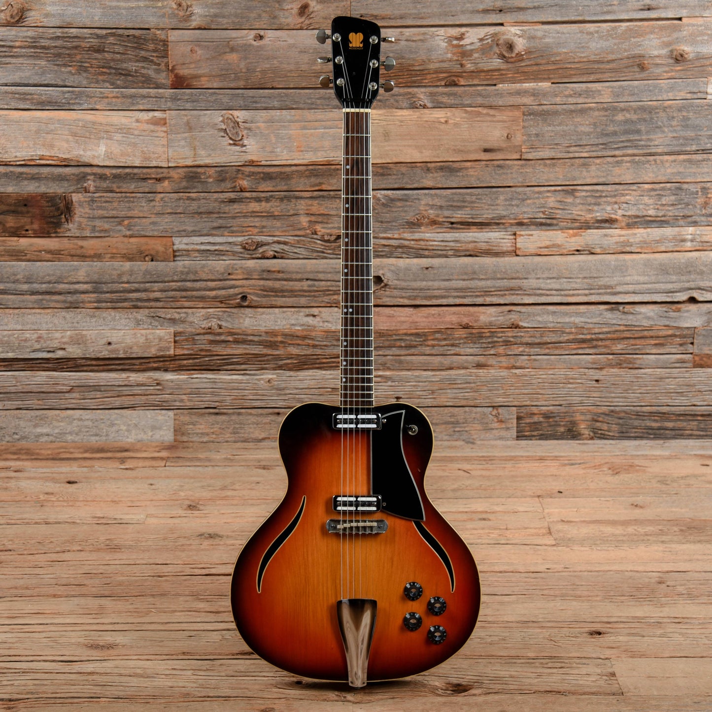 Musicraft Messenger Sunburst 1967 Electric Guitars / Semi-Hollow