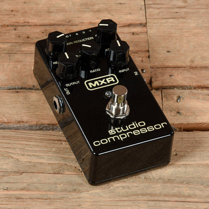 MXR M76 Studio Compressor Effects and Pedals / Chorus and Vibrato