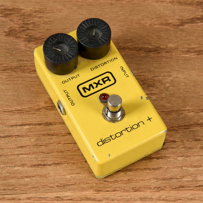 MXR M-104 Distortion + 1995 Effects and Pedals / Distortion