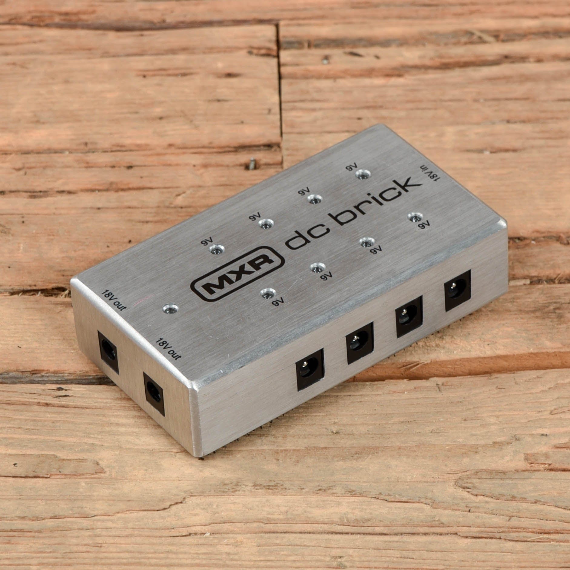 MXR DC Brick M237 Power Supply Effects and Pedals / Pedalboards and Power Supplies