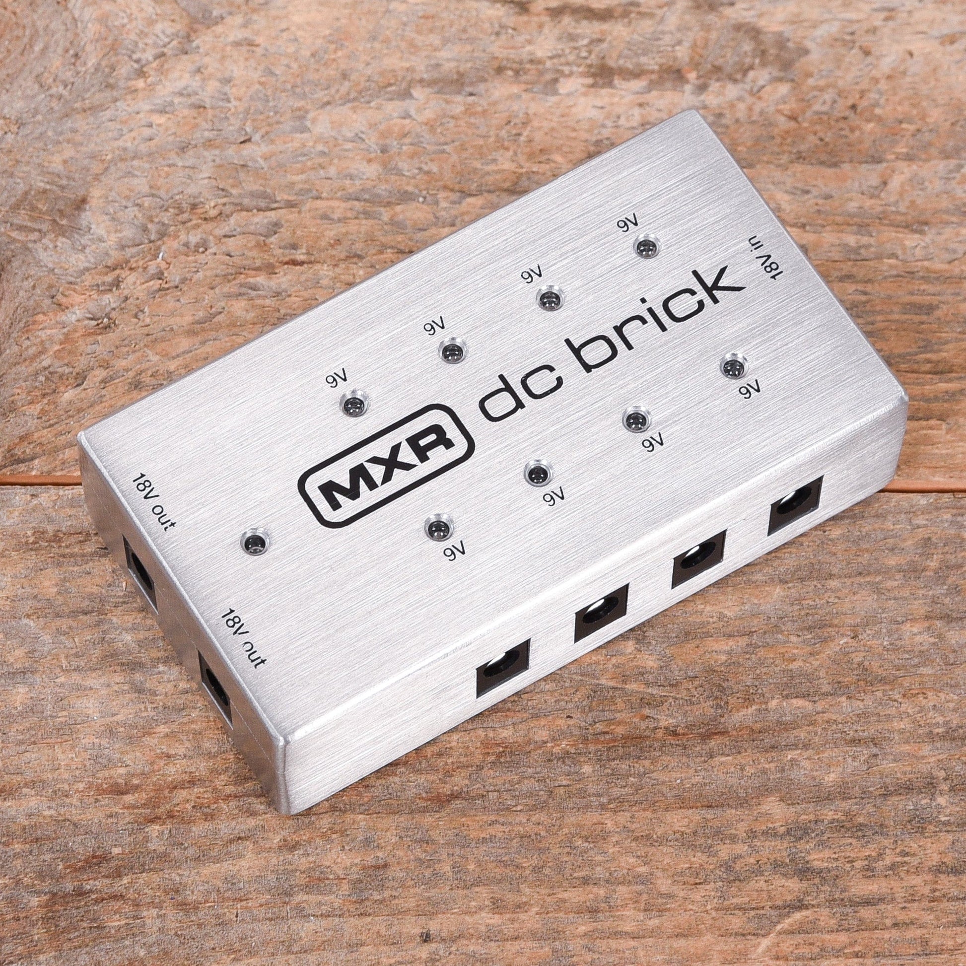 MXR M237 DC Brick Power Supply Effects and Pedals / Pedalboards and Power Supplies