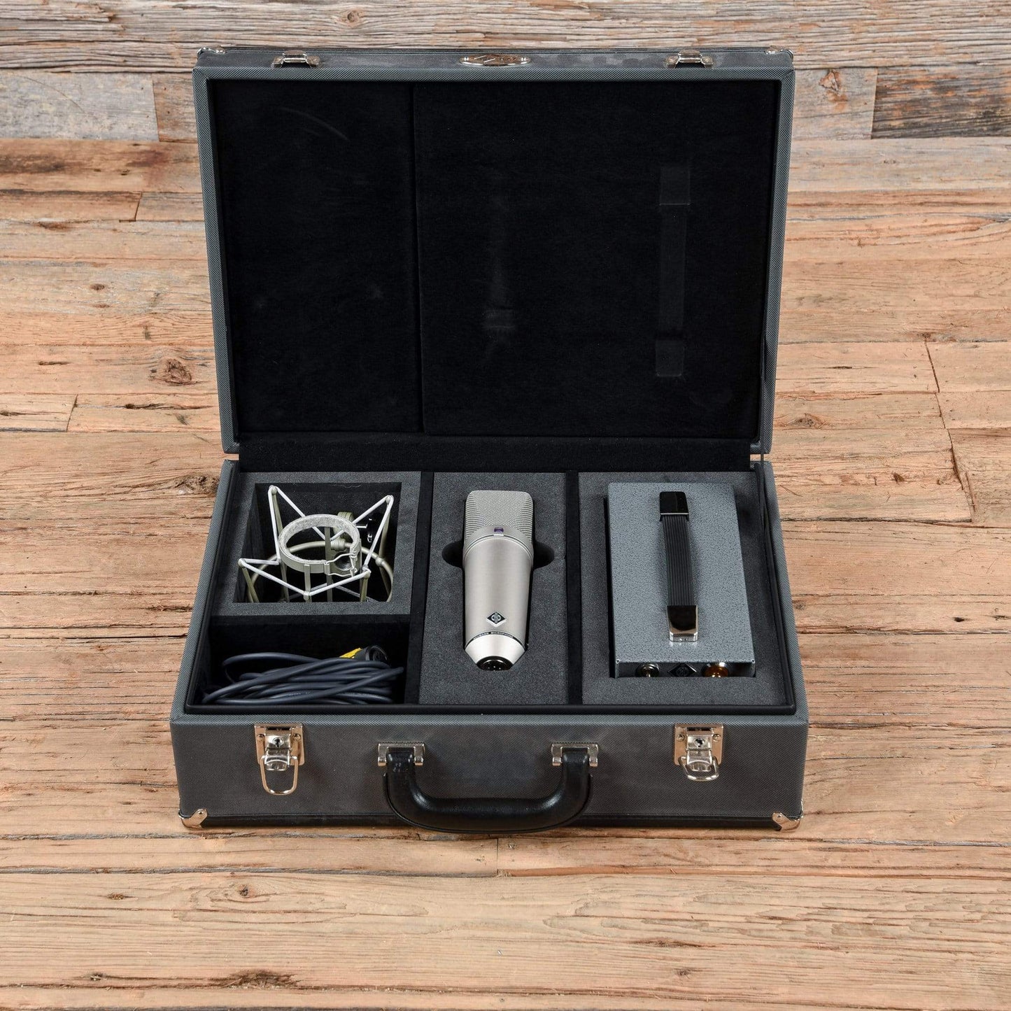 Neumann U67 SET Large-Diaphragm Tube Condenser Microphone Pro Audio / Microphones