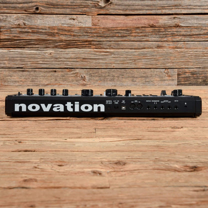 Novation MiniNova Keyboards and Synths / Digital Pianos